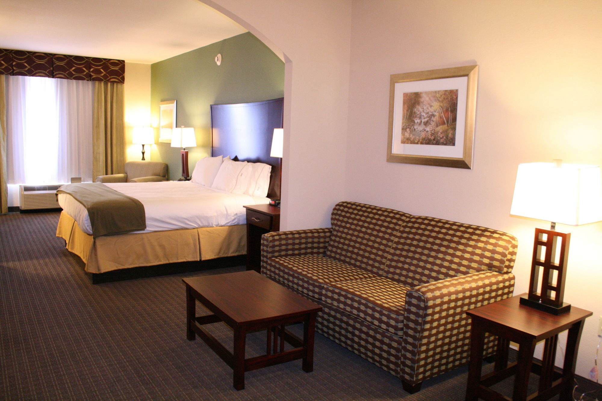 Holiday Inn Express Hotel & Suites Pratt
