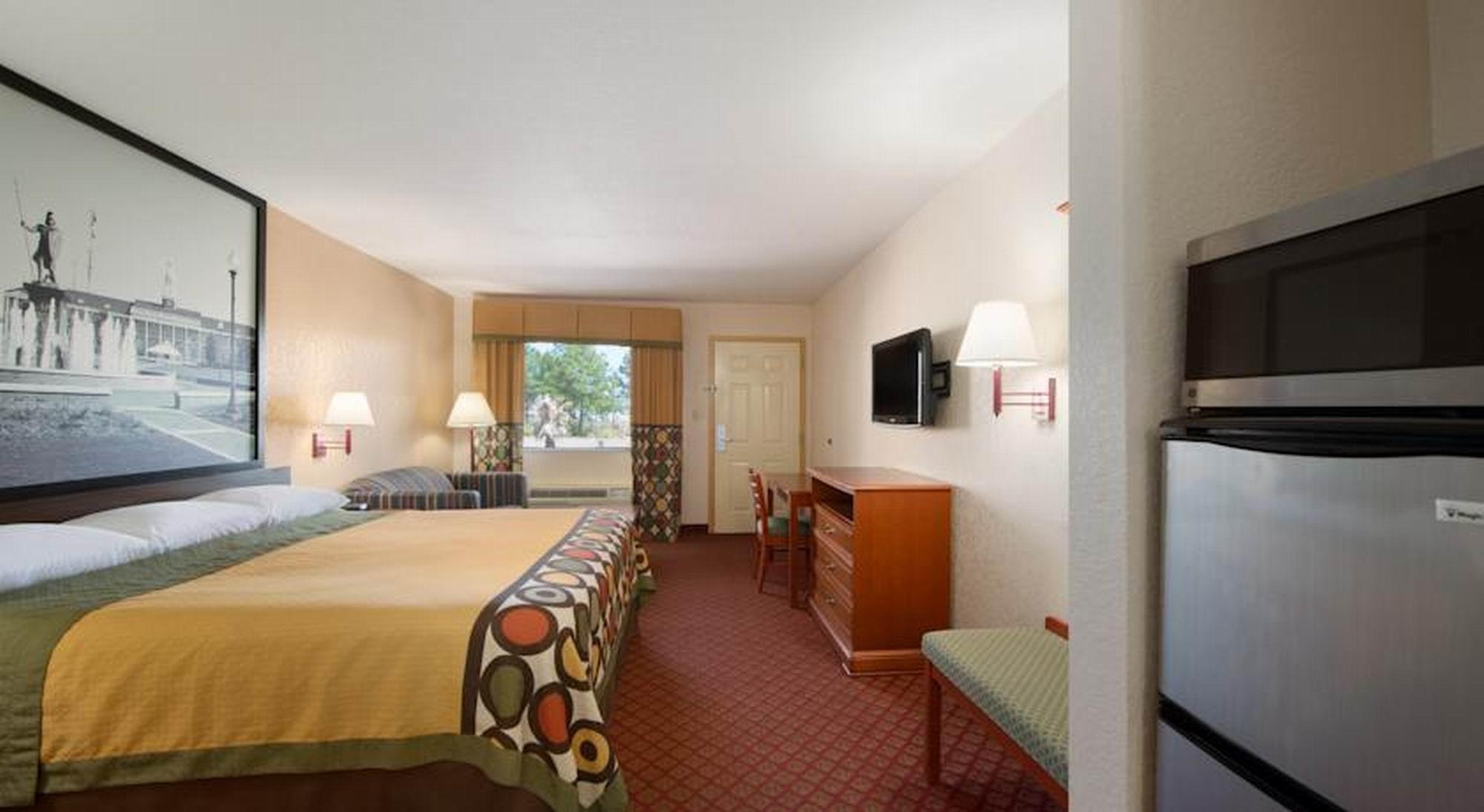 OYO Hotel Pratt KS Route 400