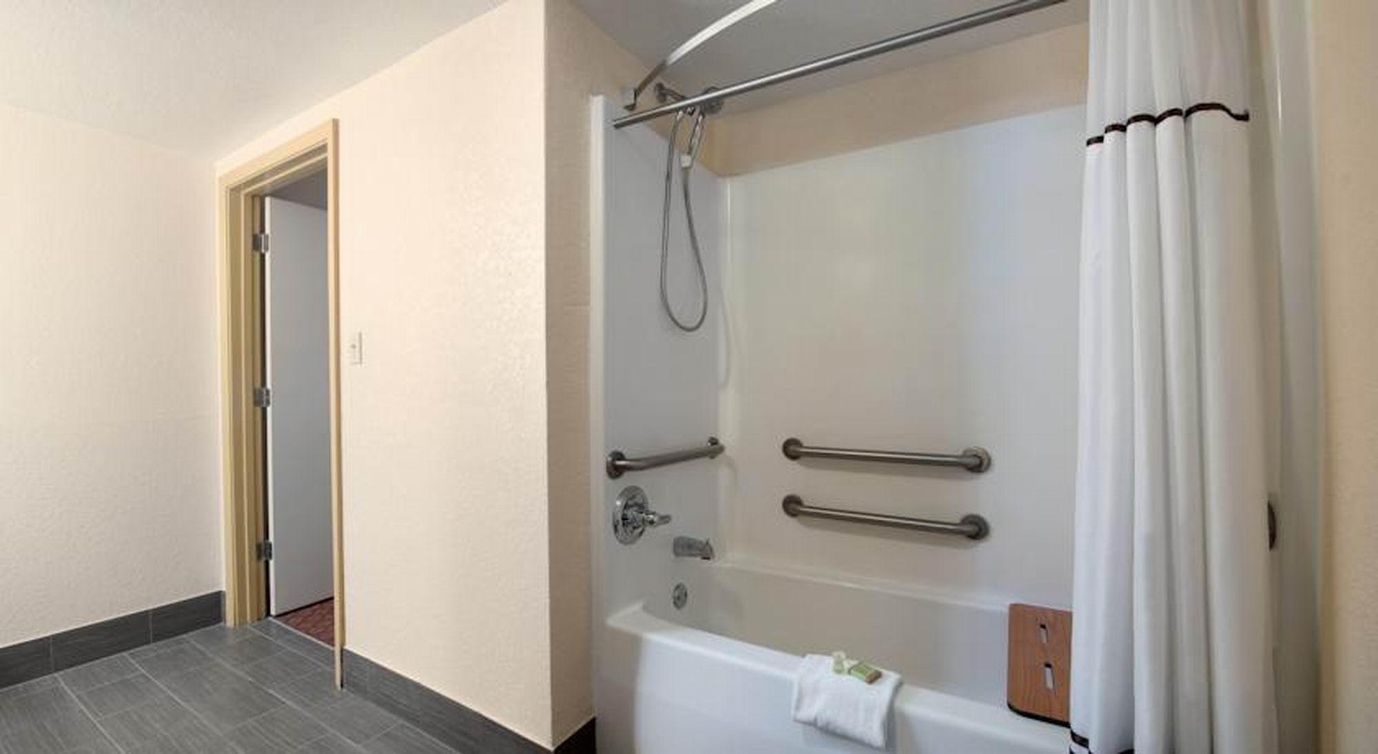OYO Hotel Pratt KS Route 400