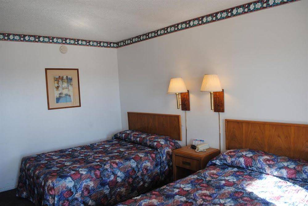 Ambassy Motel Salina