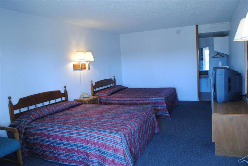 Ambassy Motel Salina