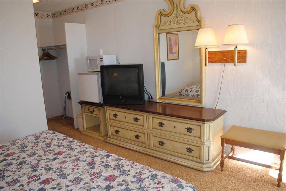 Ambassy Motel Salina