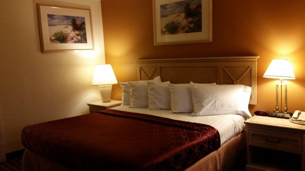 Red Carpet Inn and Suites Salina