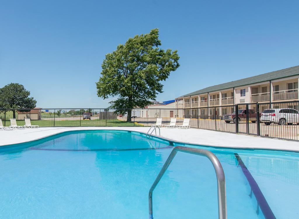 Red Carpet Inn and Suites Salina