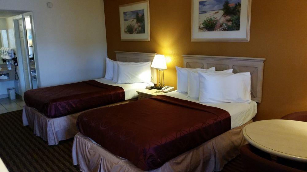 Red Carpet Inn and Suites Salina