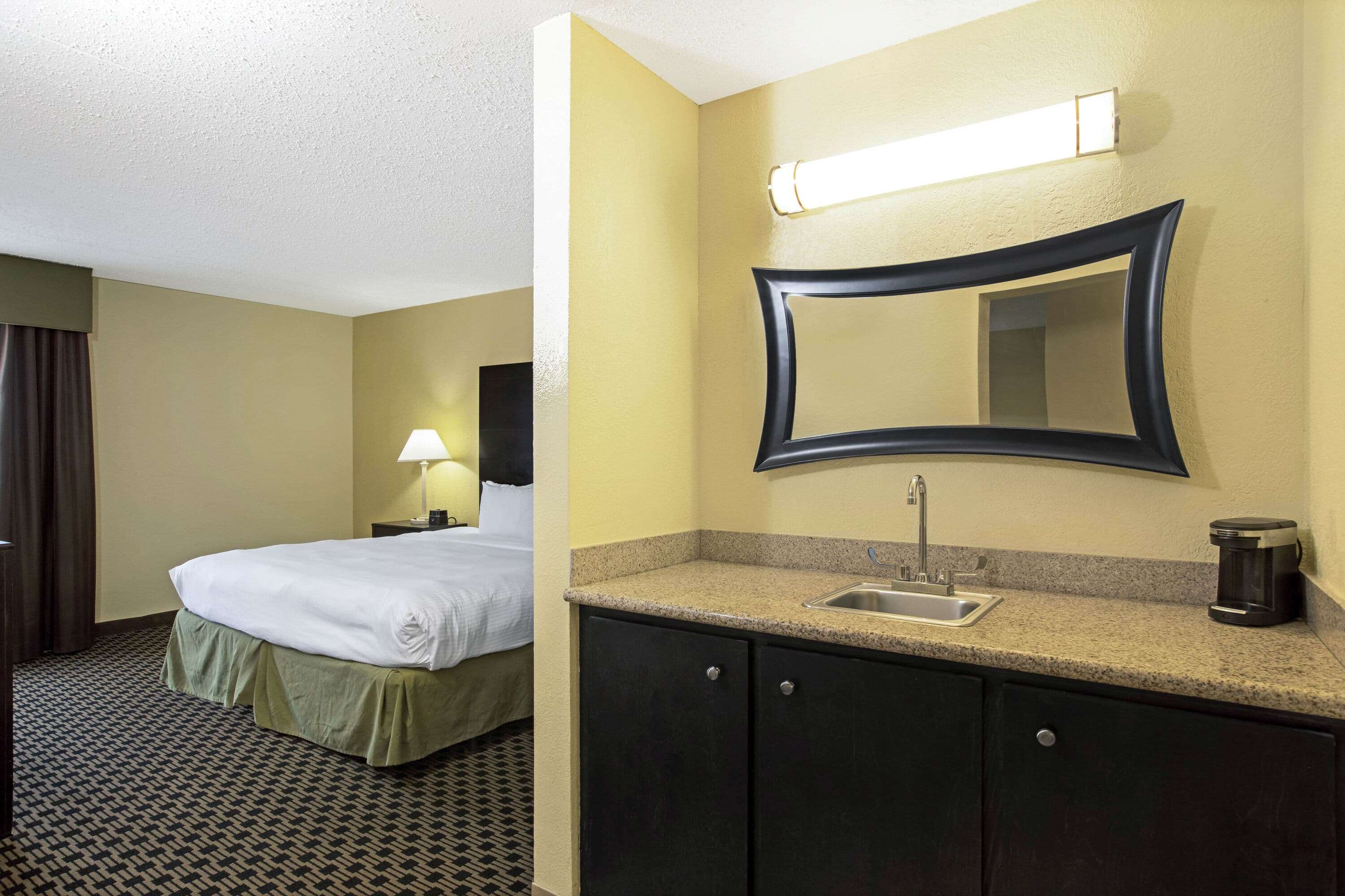 La Quinta Inn & Suites by Wyndham Salina