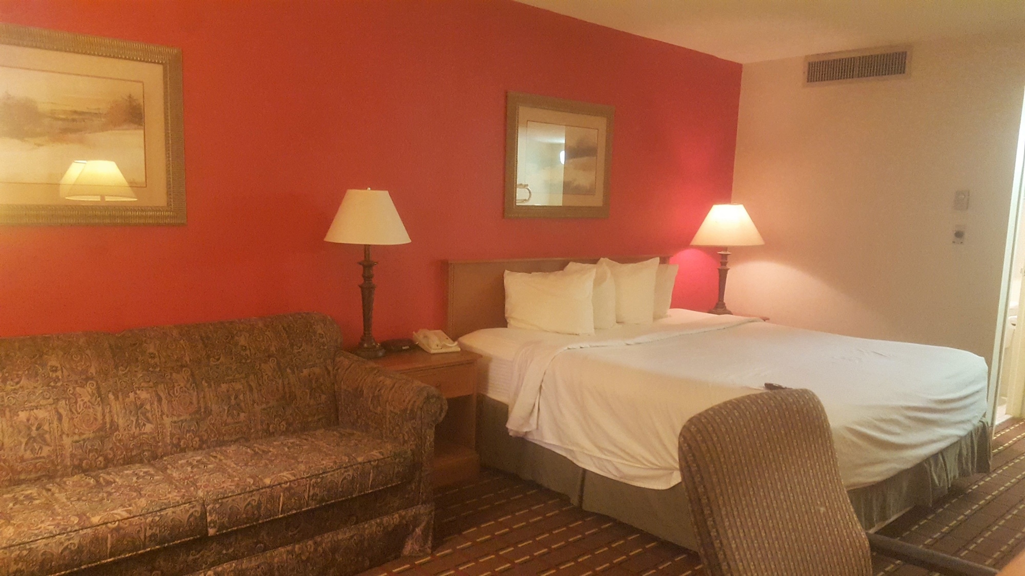 Salina Ambassador Hotel & Conference Center