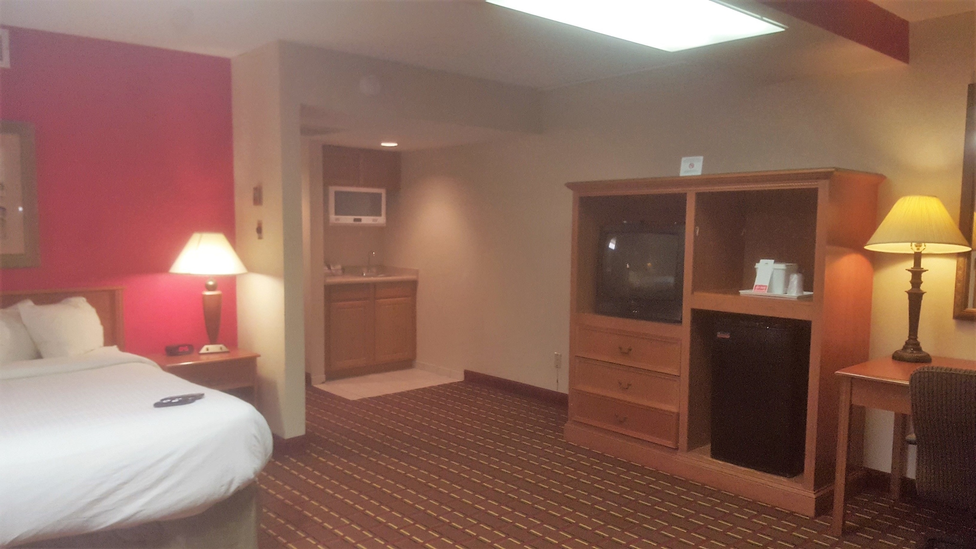 Salina Ambassador Hotel & Conference Center