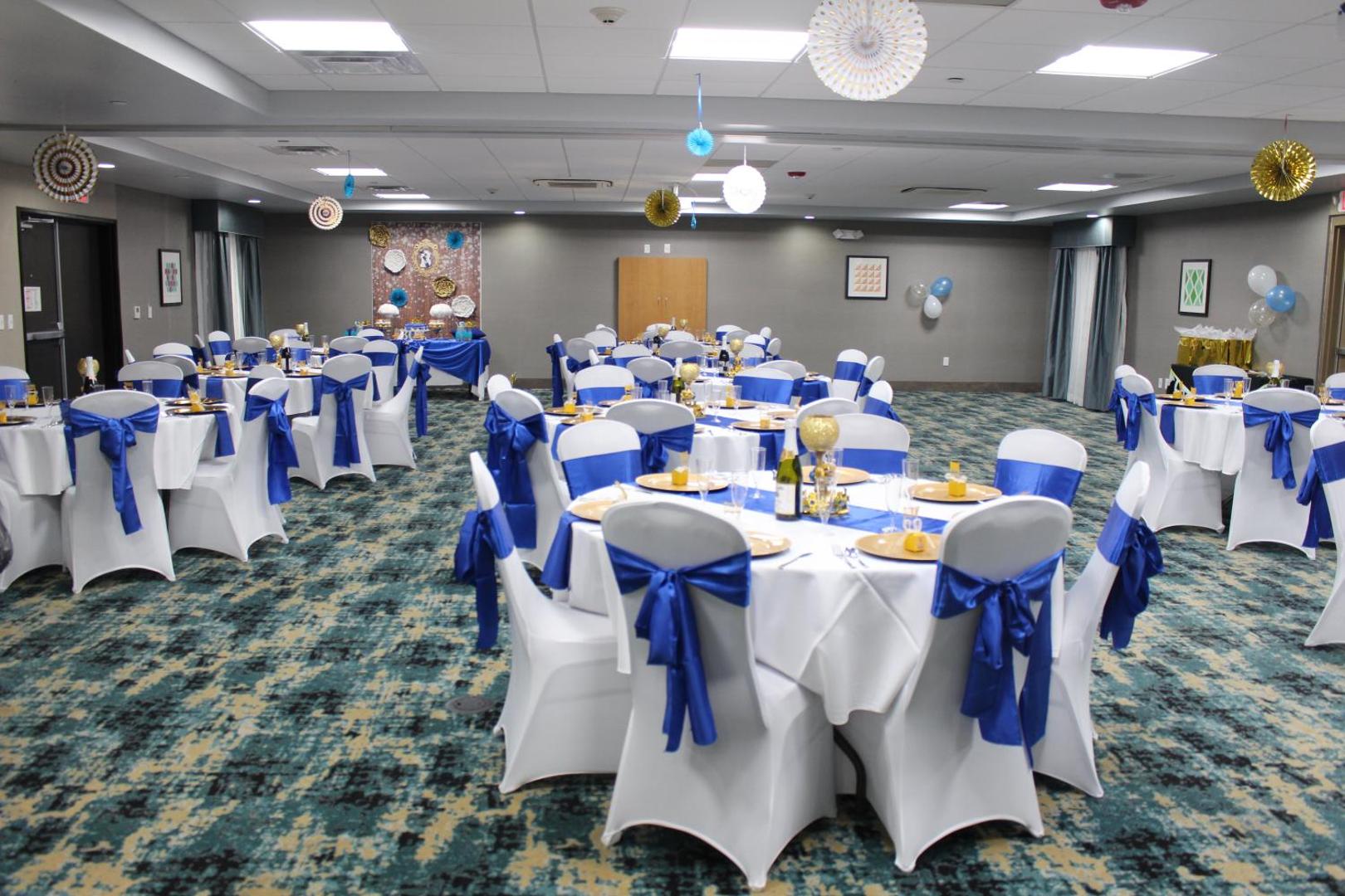 Holiday Inn Express & Suites Shawnee Kansas City West