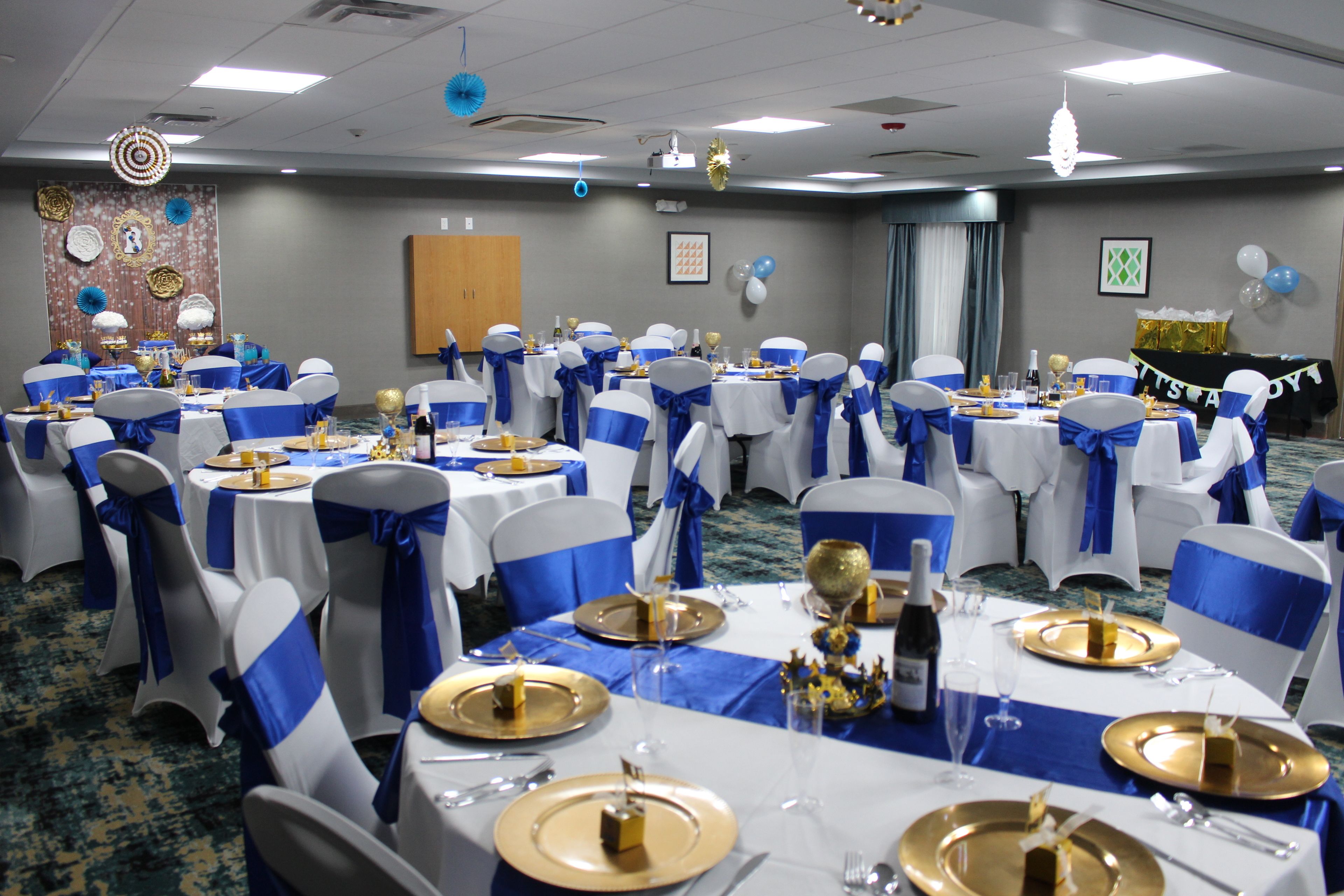 Holiday Inn Express & Suites Shawnee Kansas City West