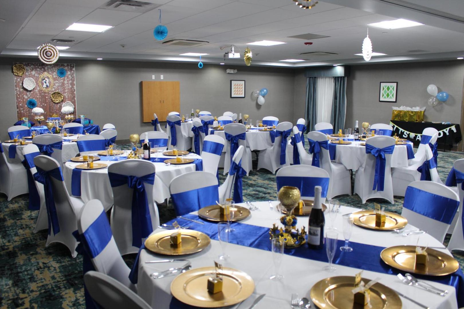 Holiday Inn Express & Suites Shawnee Kansas City West