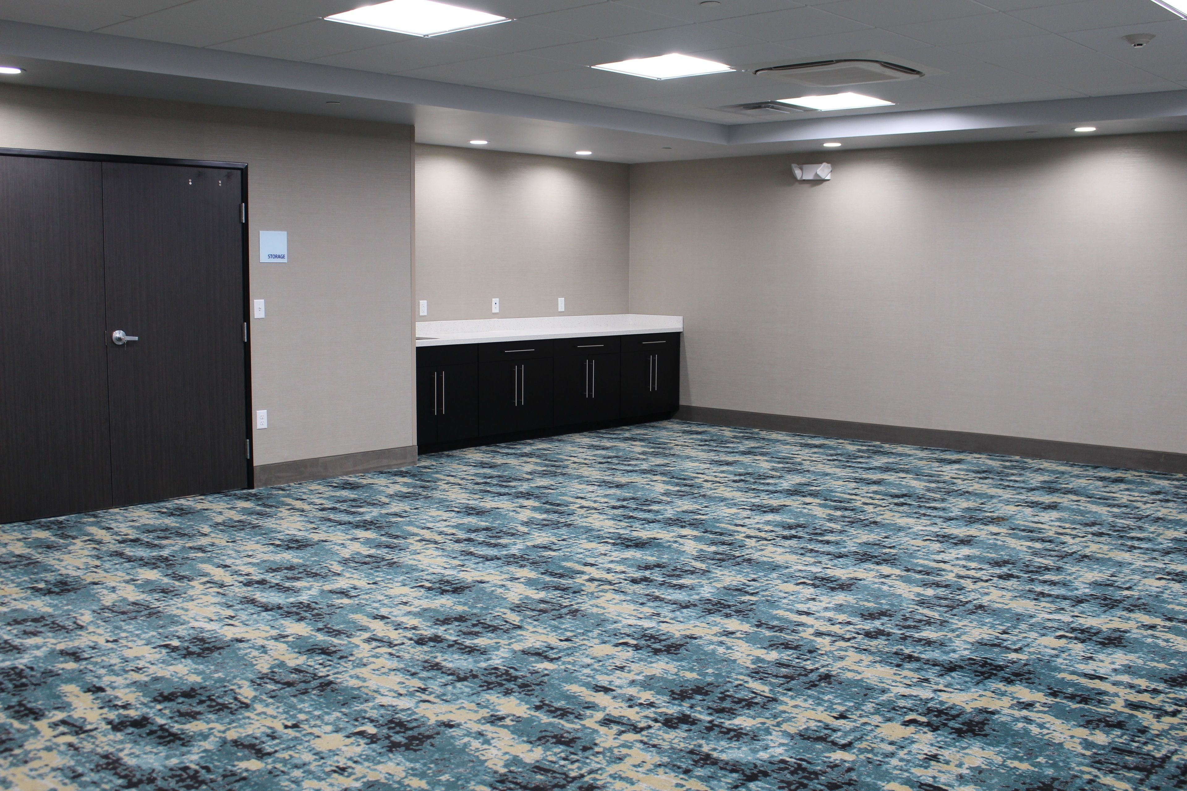 Holiday Inn Express & Suites Shawnee Kansas City West