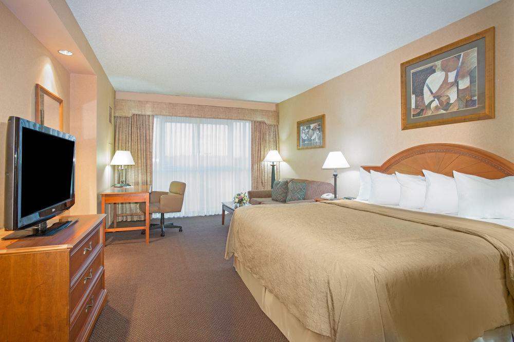 Hotel Topeka at City Center