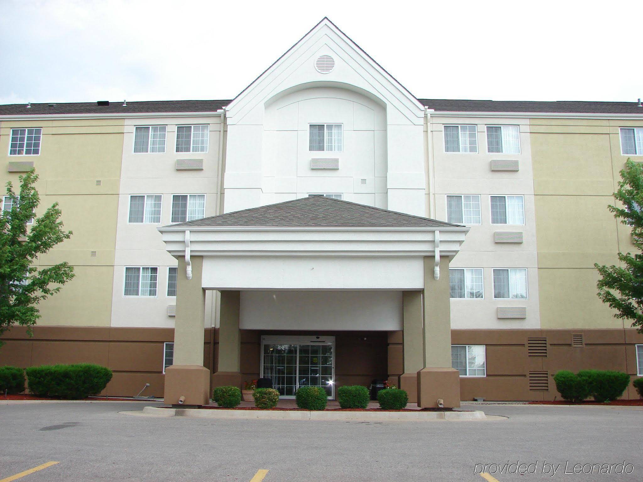 Candlewood Suites Topeka West