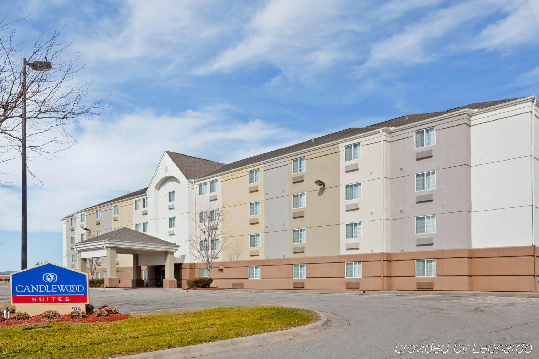 Candlewood Suites Topeka West