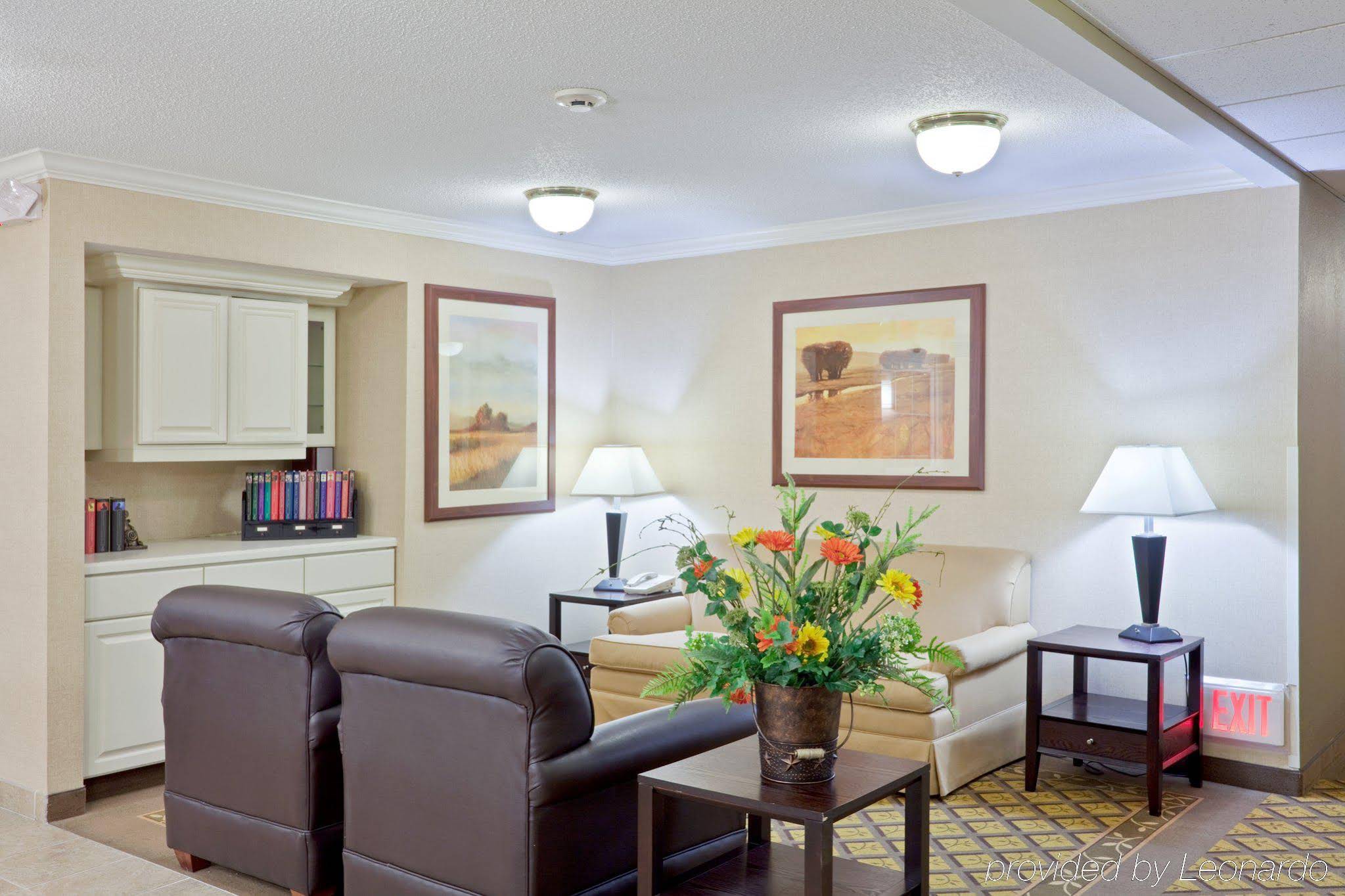 Candlewood Suites Topeka West