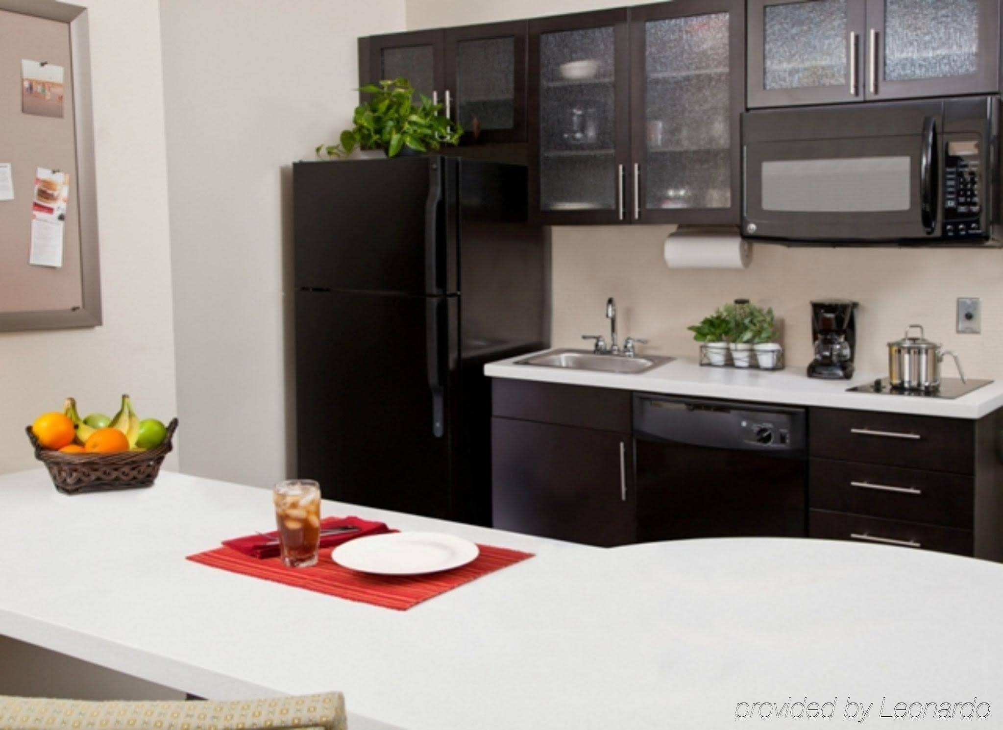 Candlewood Suites Topeka West