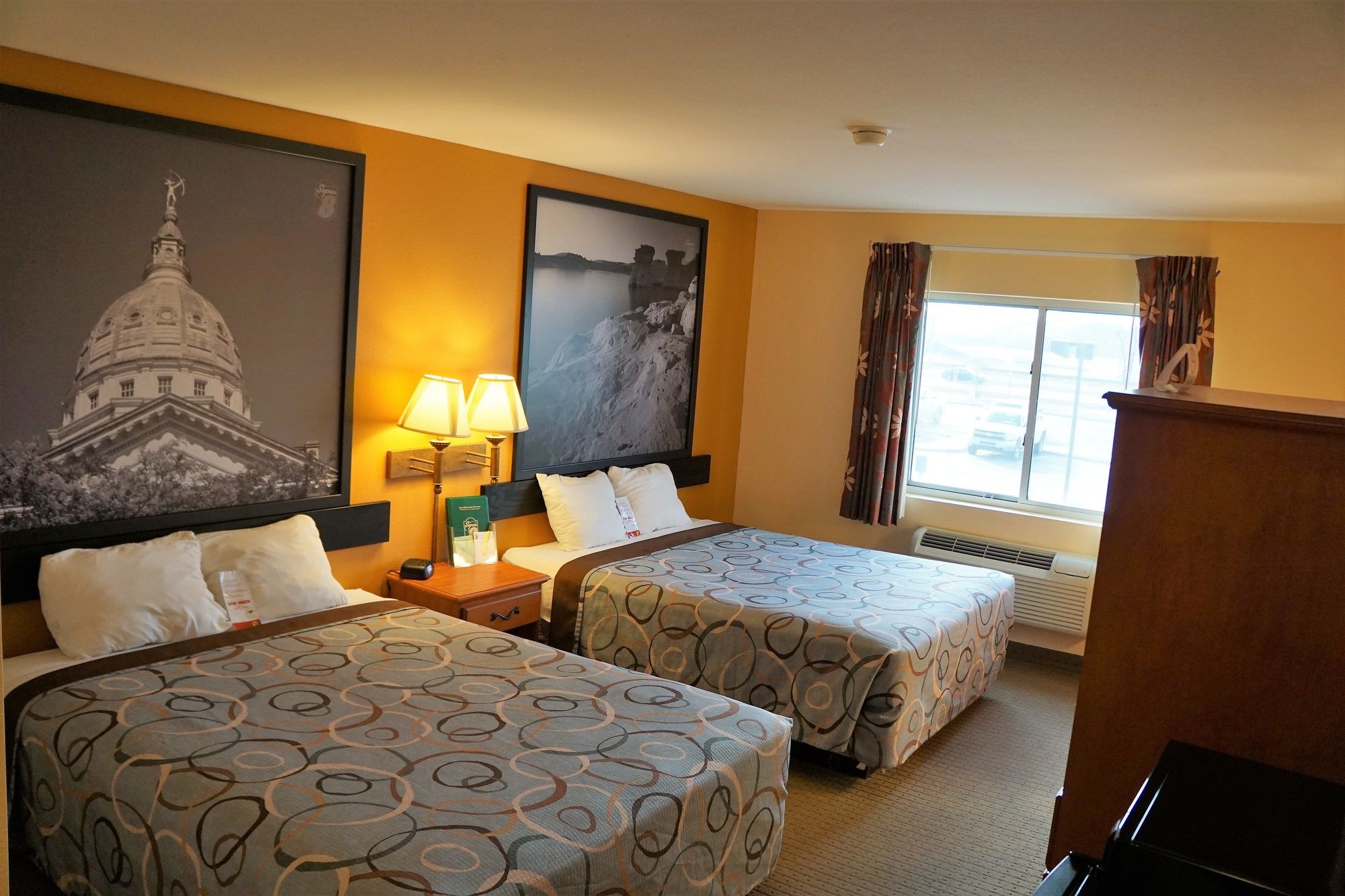 Super 8 by Wyndham Topeka at Forbes Landing