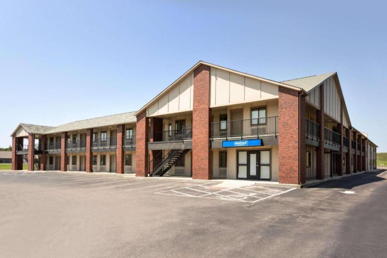 Travelodge by Wyndham Wellington KS