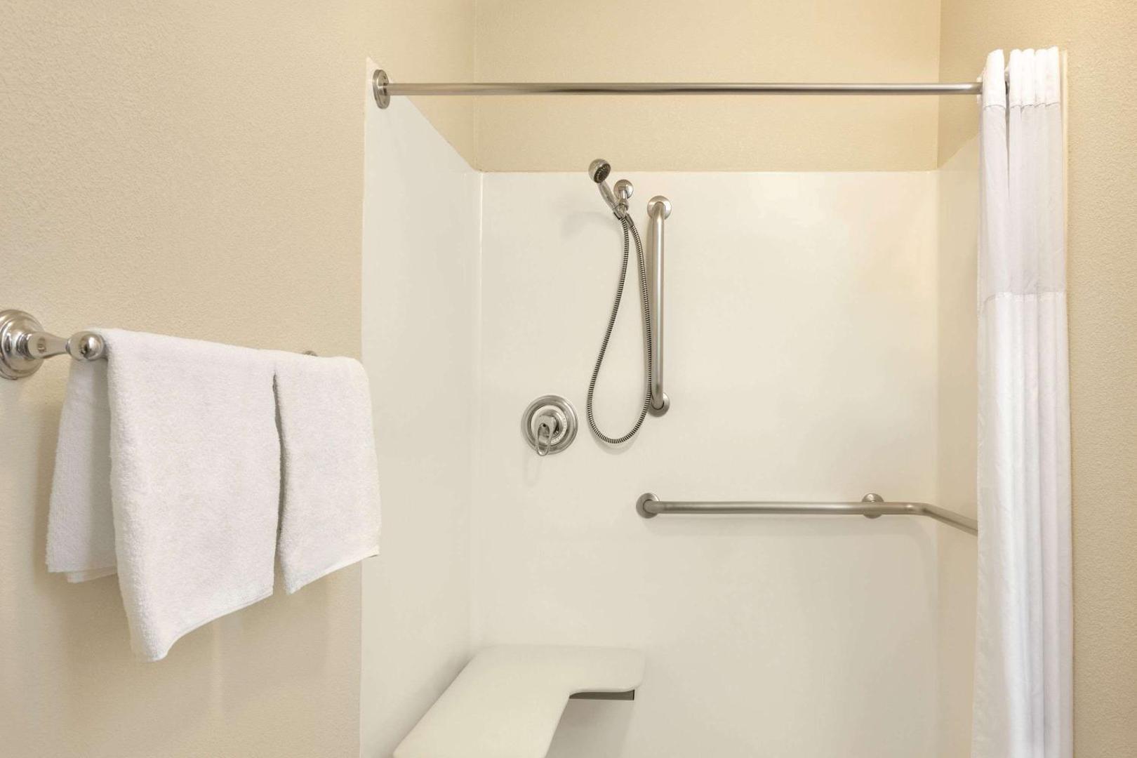 Baymont by Wyndham Wichita East