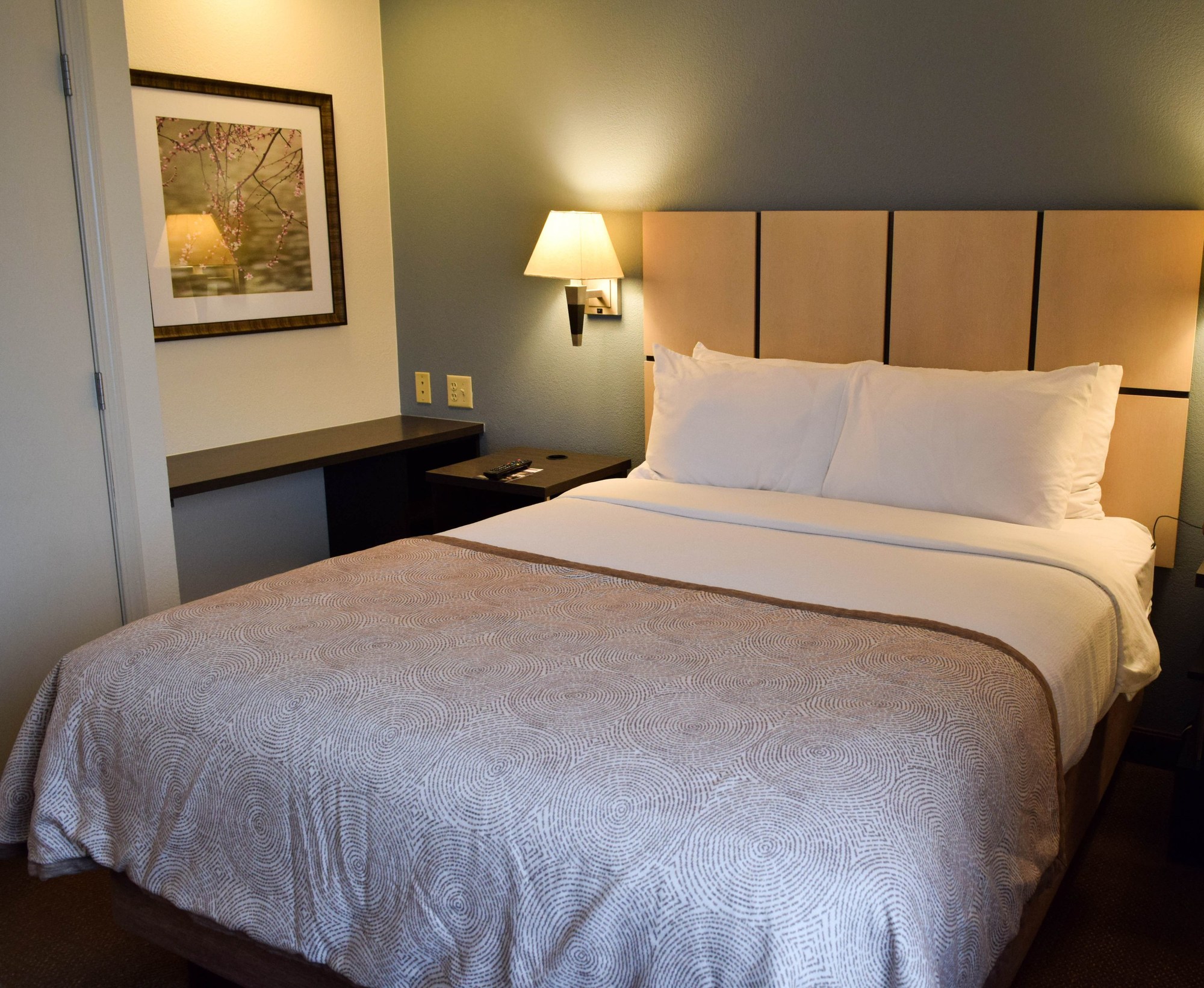 Sonesta Simply Suites Wichita Airport