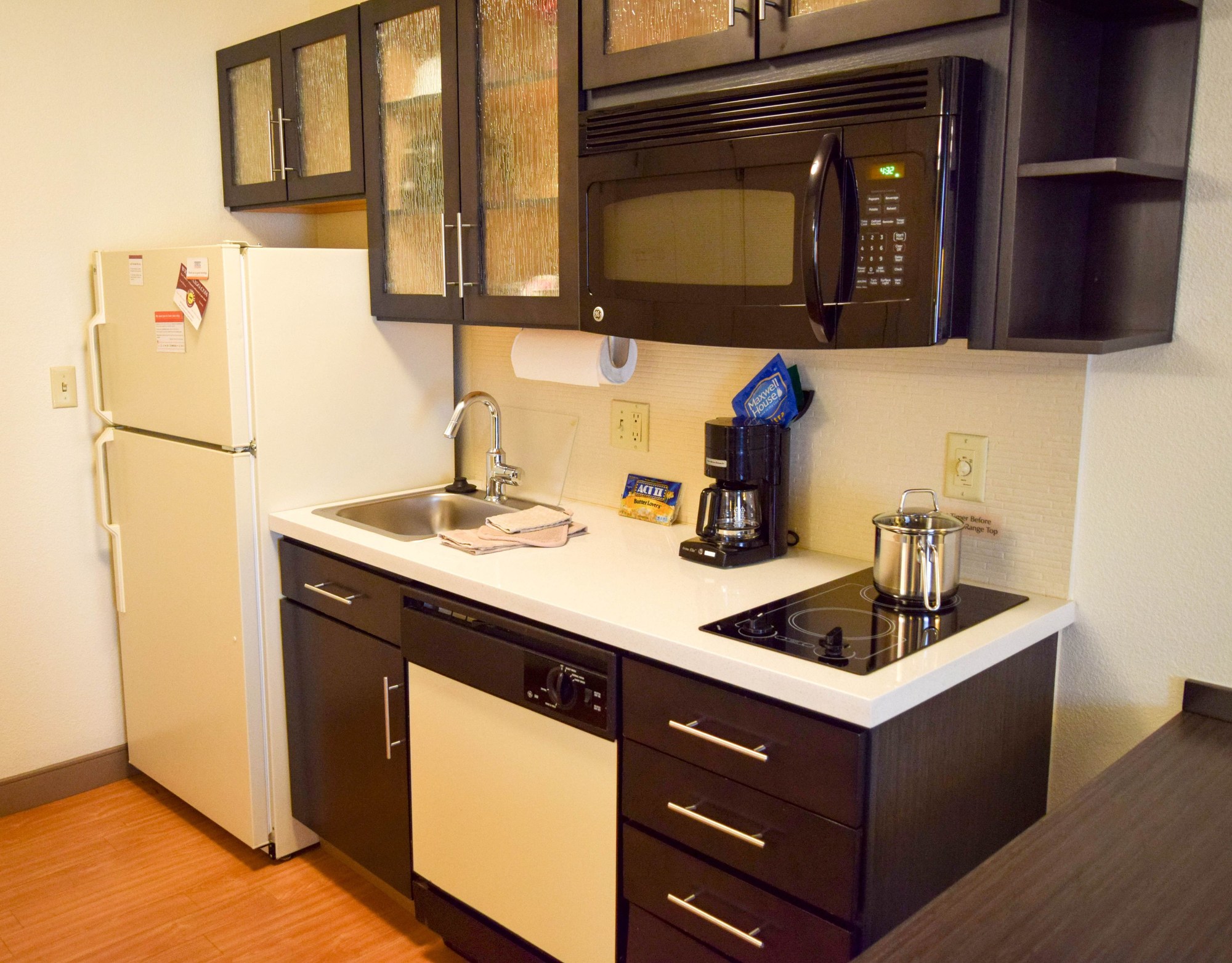 Sonesta Simply Suites Wichita Airport
