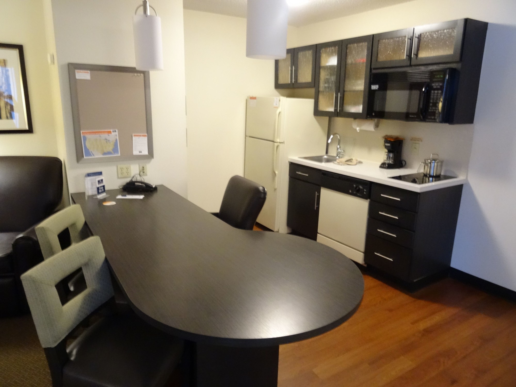 Sonesta Simply Suites Wichita Airport