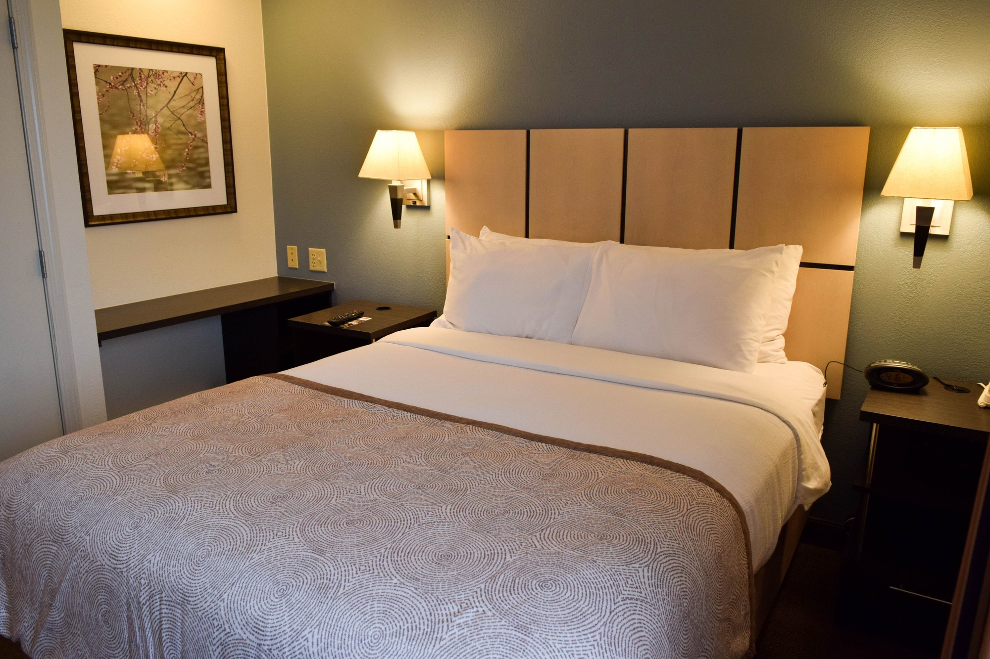 Sonesta Simply Suites Wichita Airport