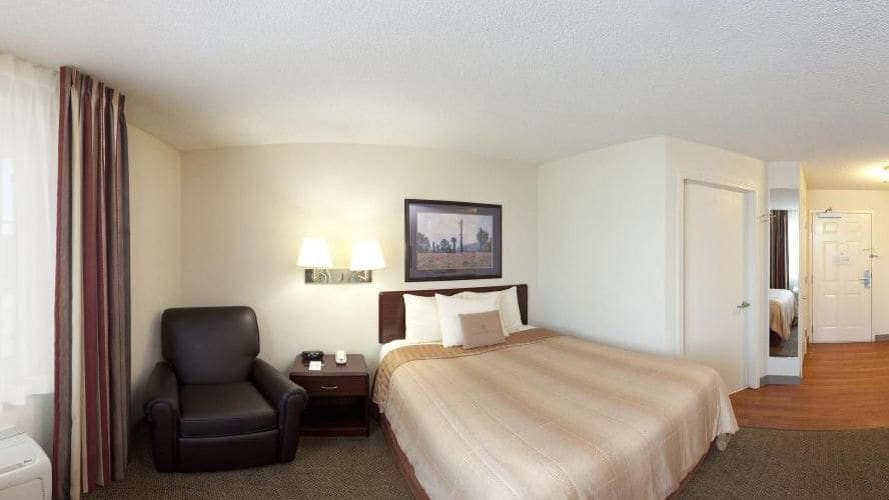 Sonesta Simply Suites Wichita Airport