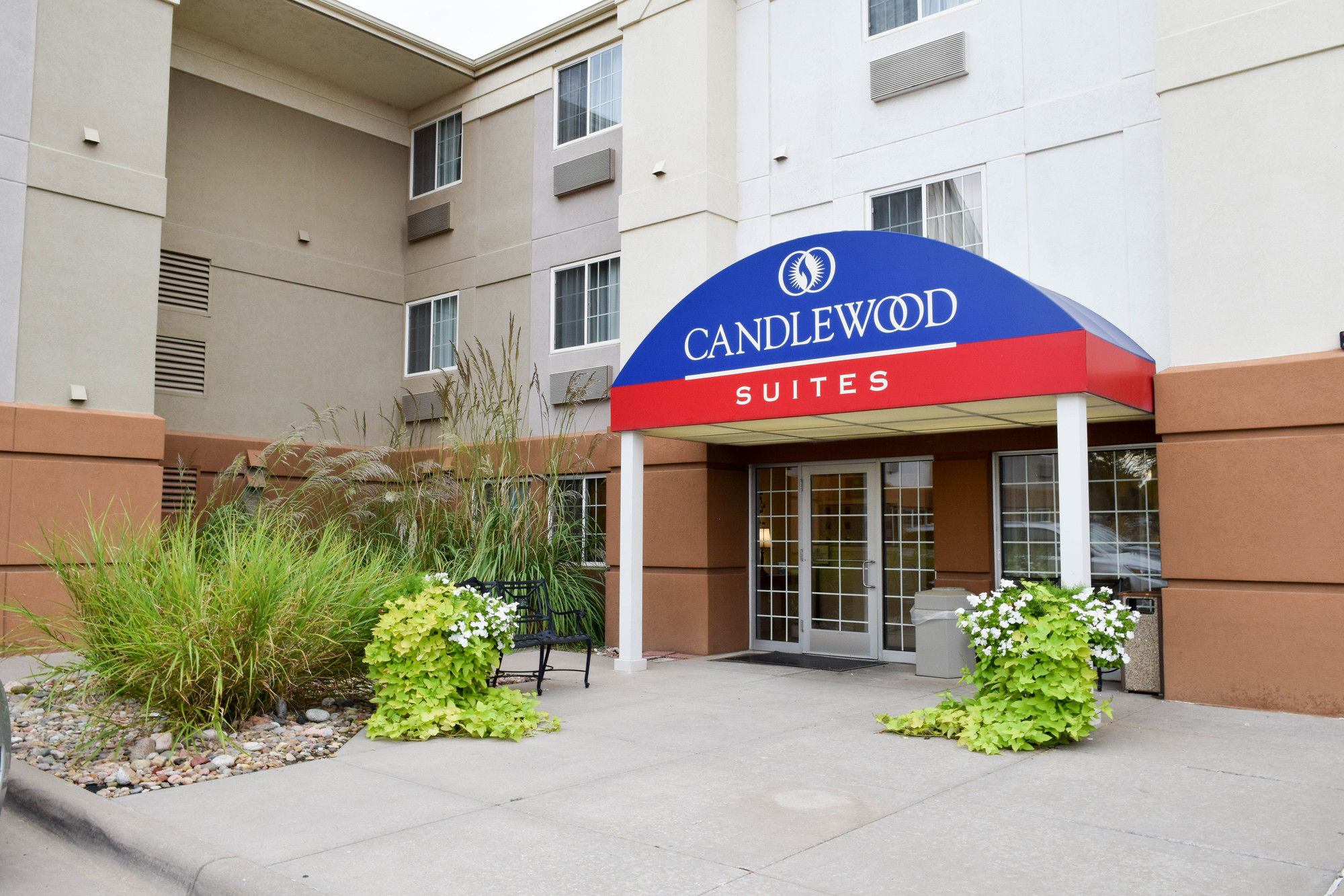 Sonesta Simply Suites Wichita Airport