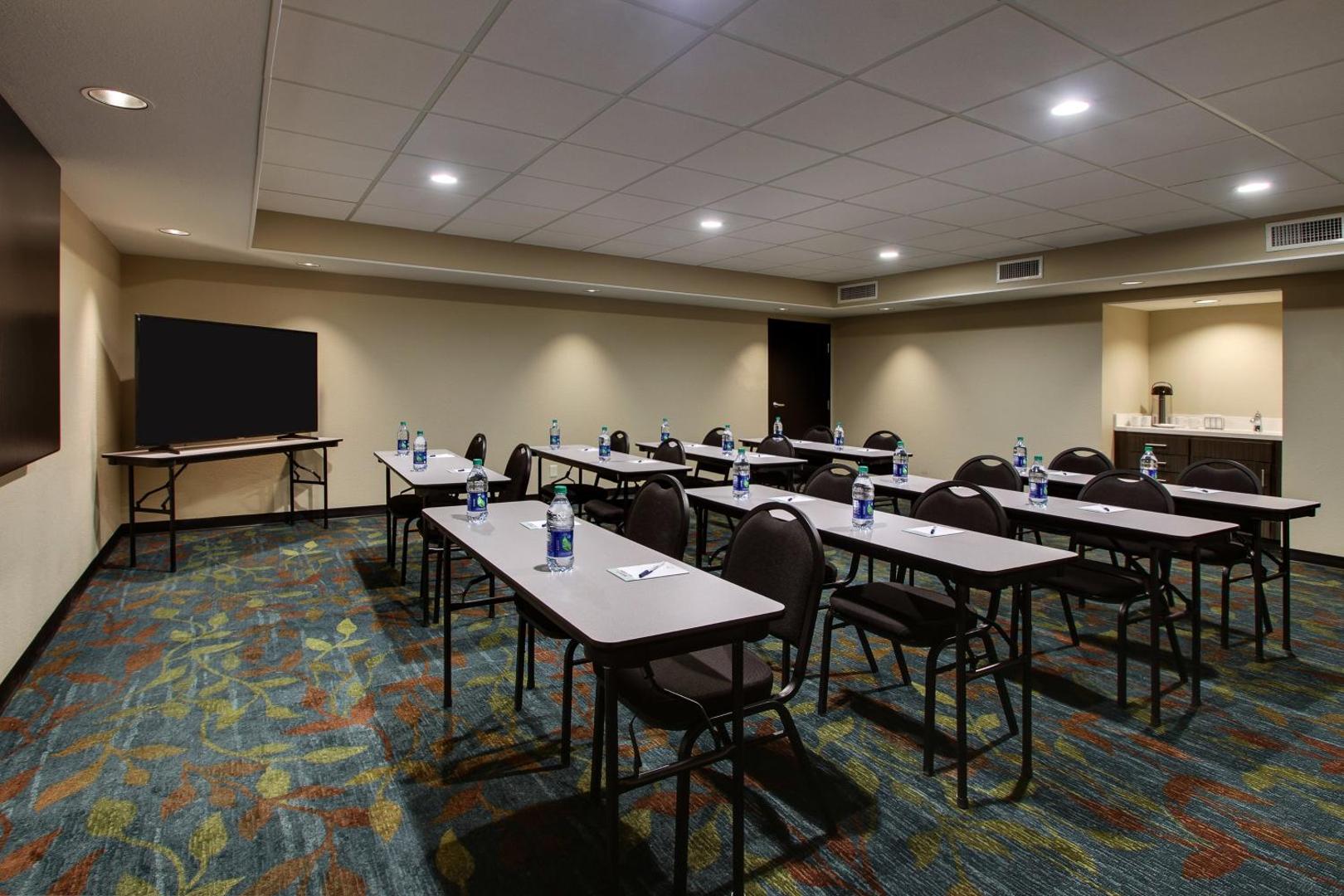 Candlewood Suites Wichita East