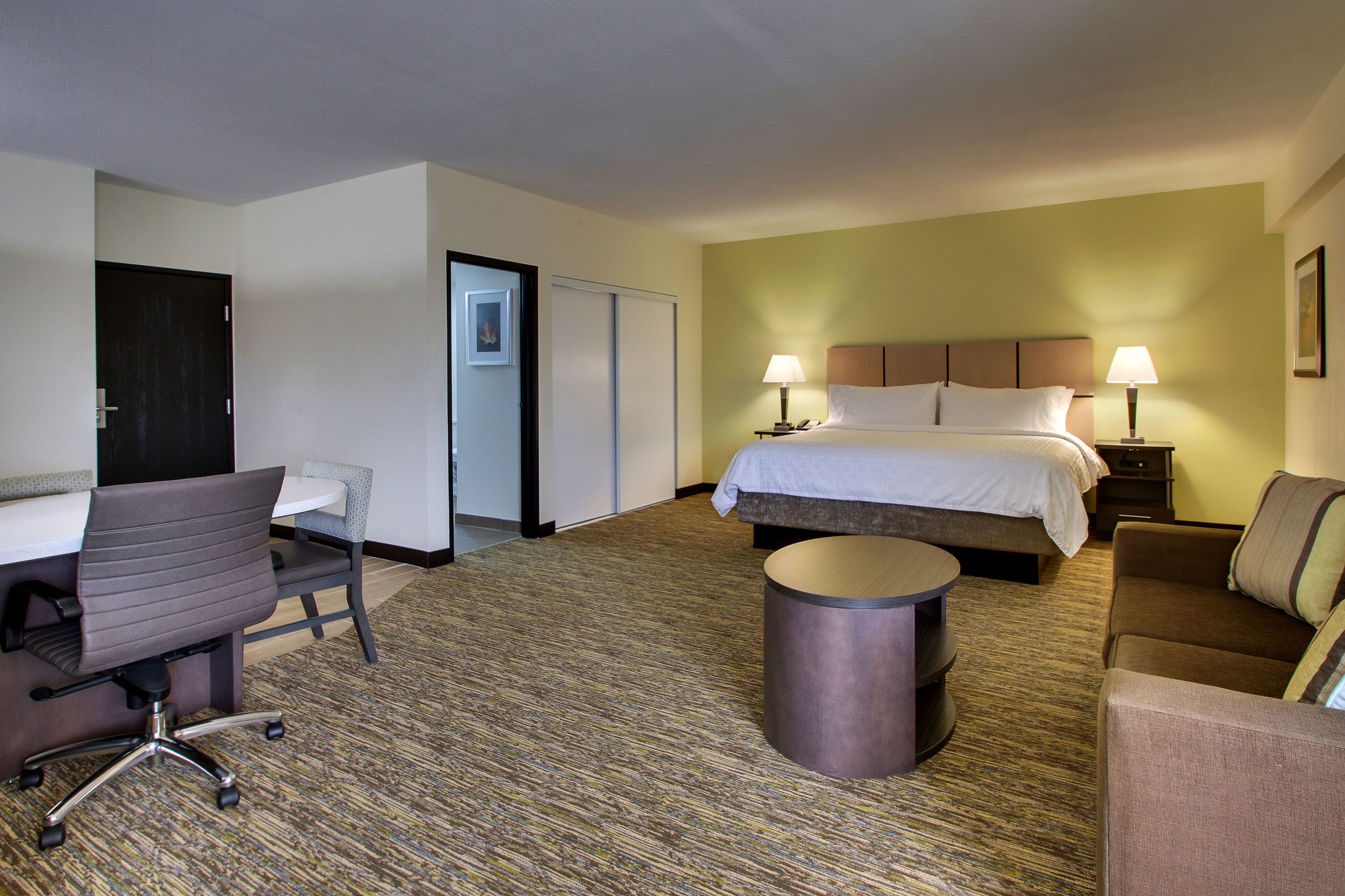 Candlewood Suites Wichita East