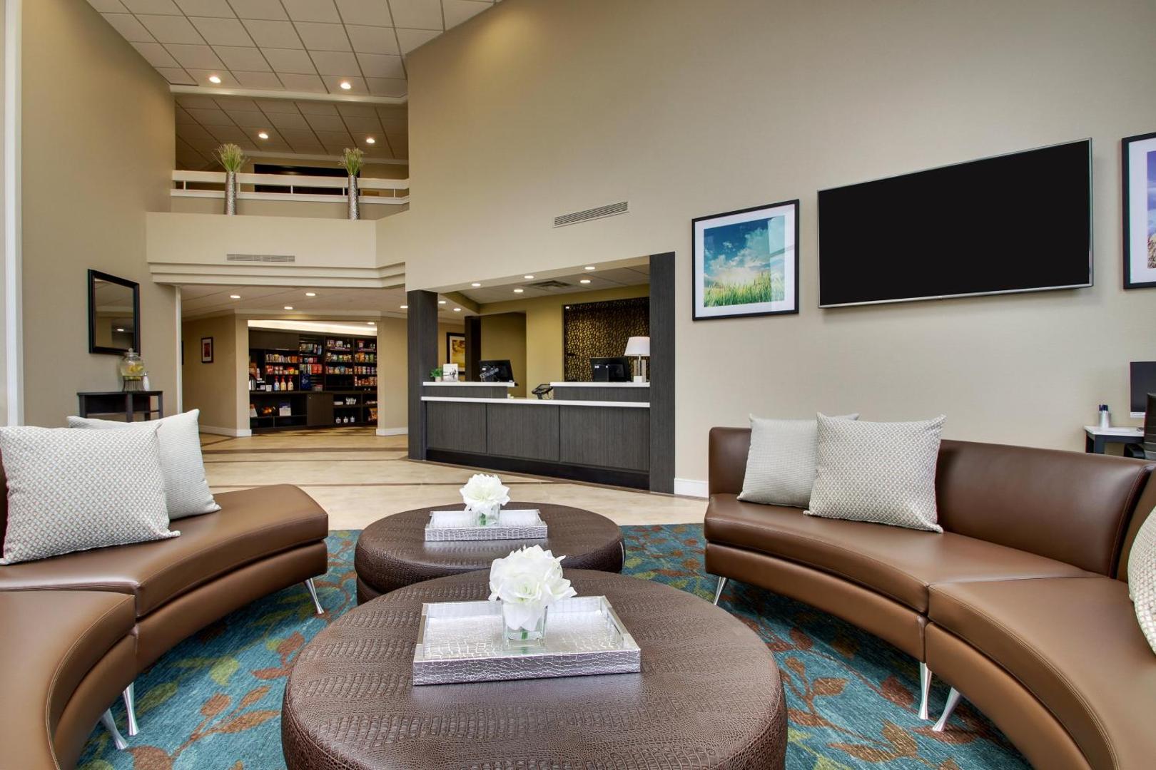 Candlewood Suites Wichita East