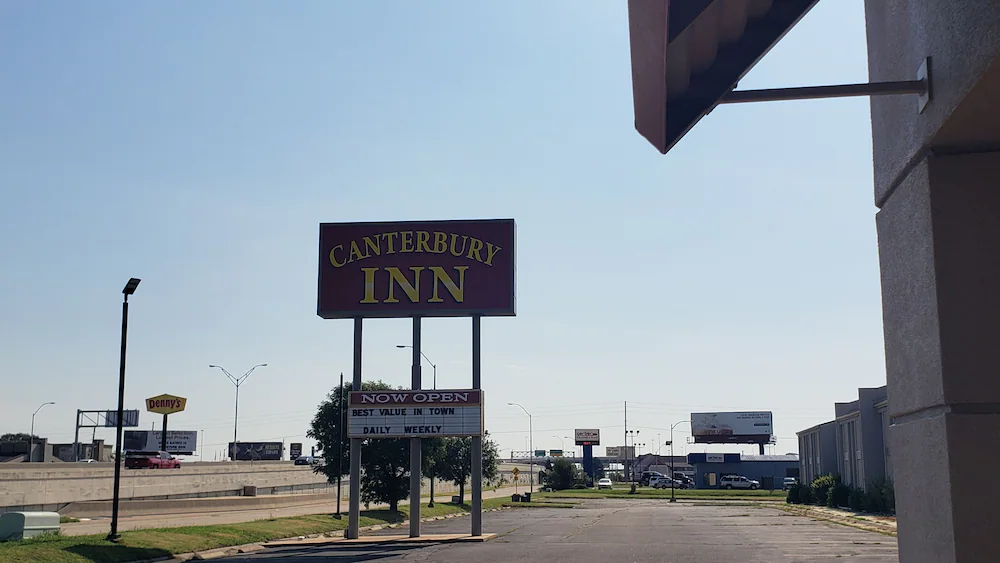 Economy Hotel Plus Wichita