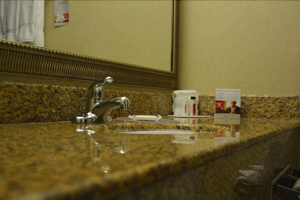 Economy Hotel Plus Wichita
