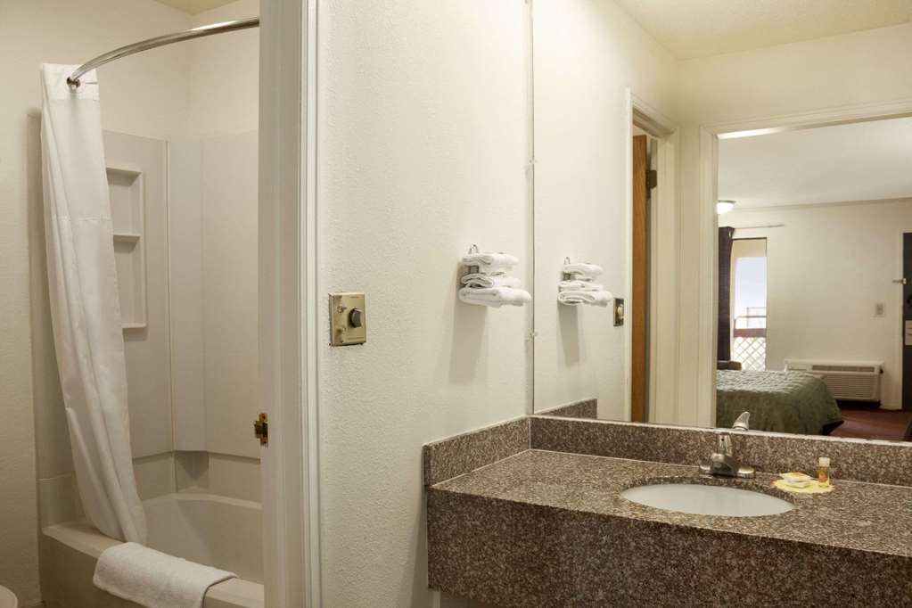 Economy Hotel Wichita - Florence Street