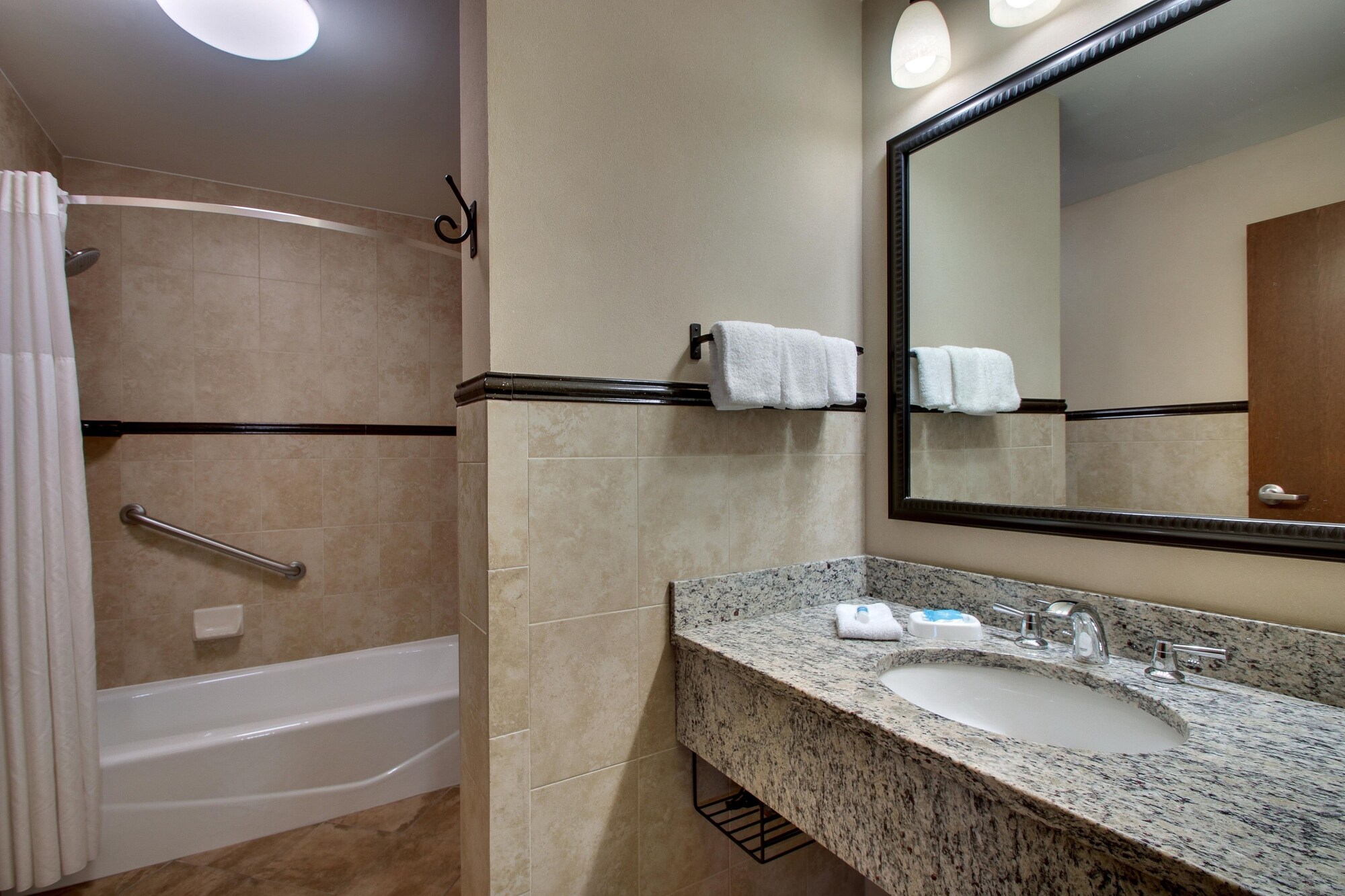 Drury Plaza Hotel Broadview Wichita