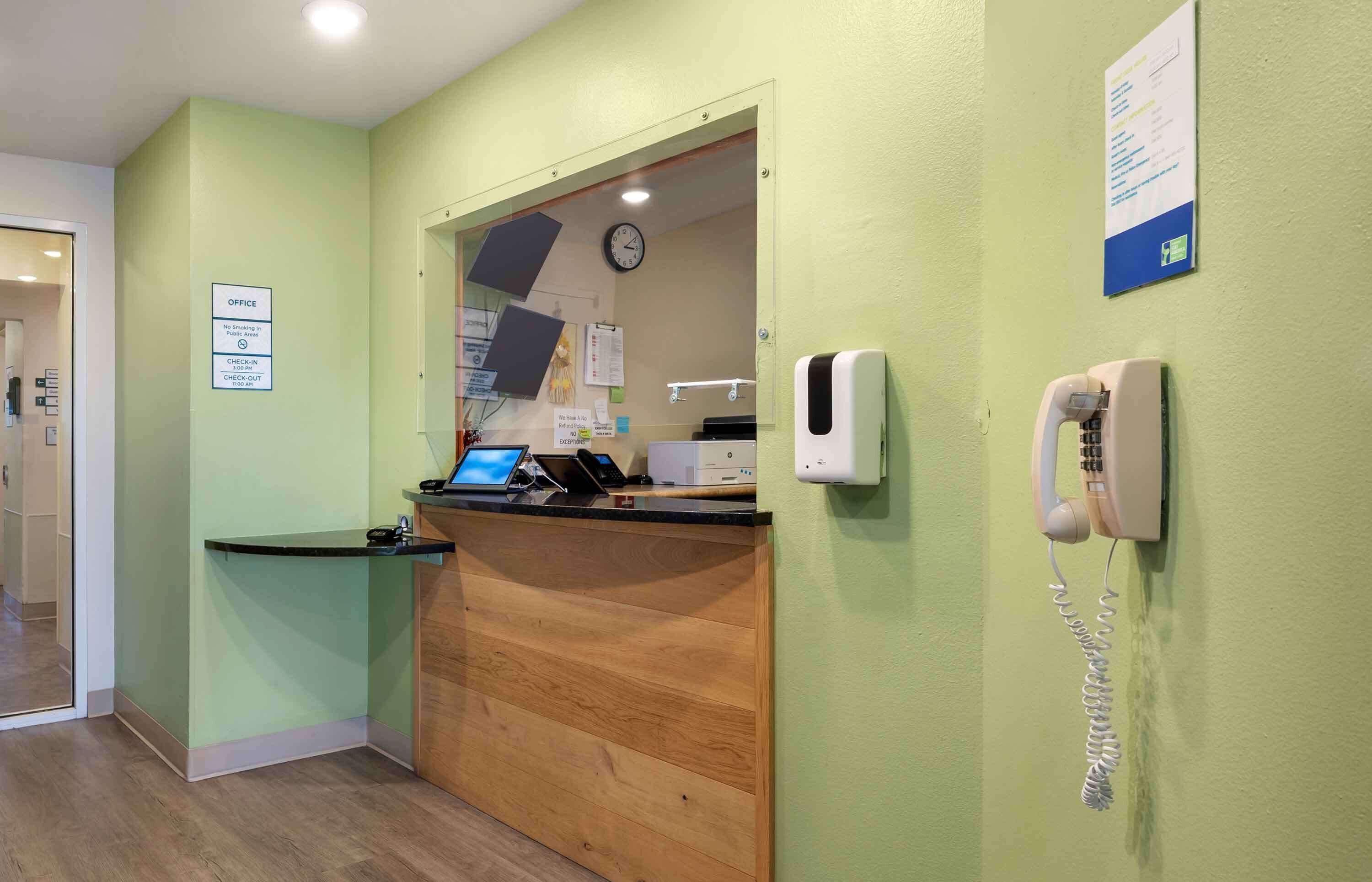 Extended Stay America Select Suites Wichita Airport