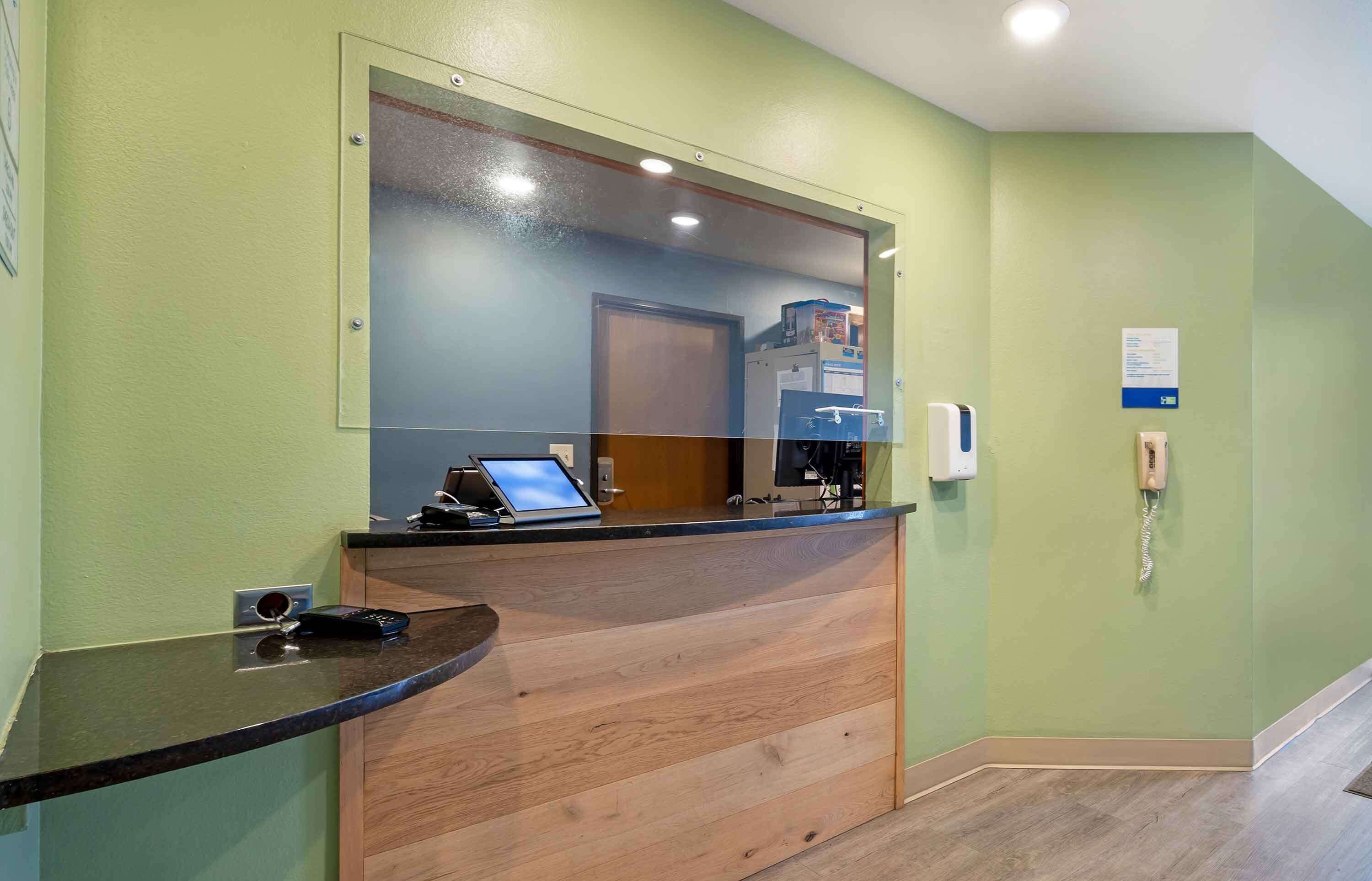 Extended Stay America Select Suites Wichita Airport