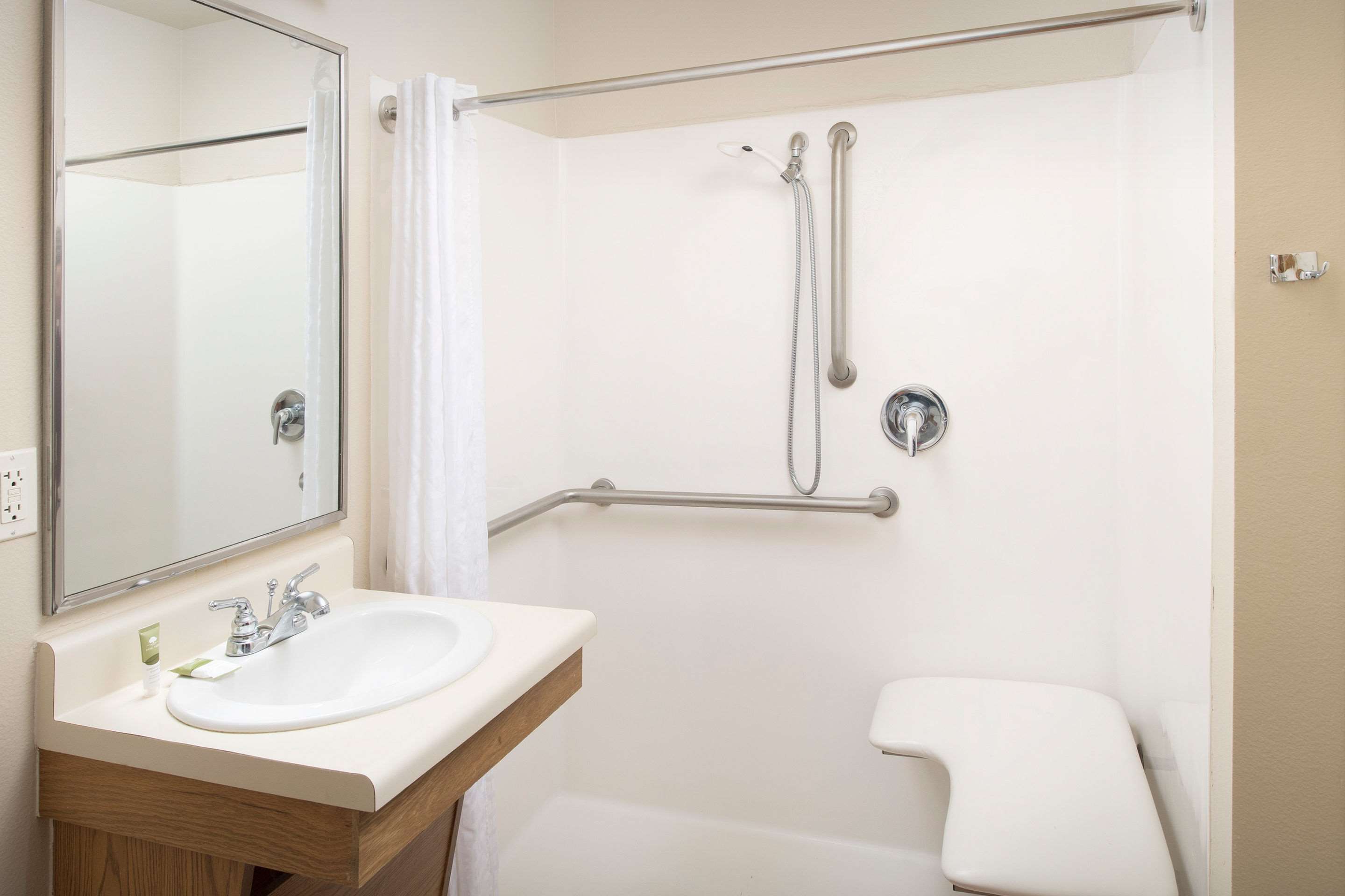 Extended Stay America Select Suites Wichita Airport