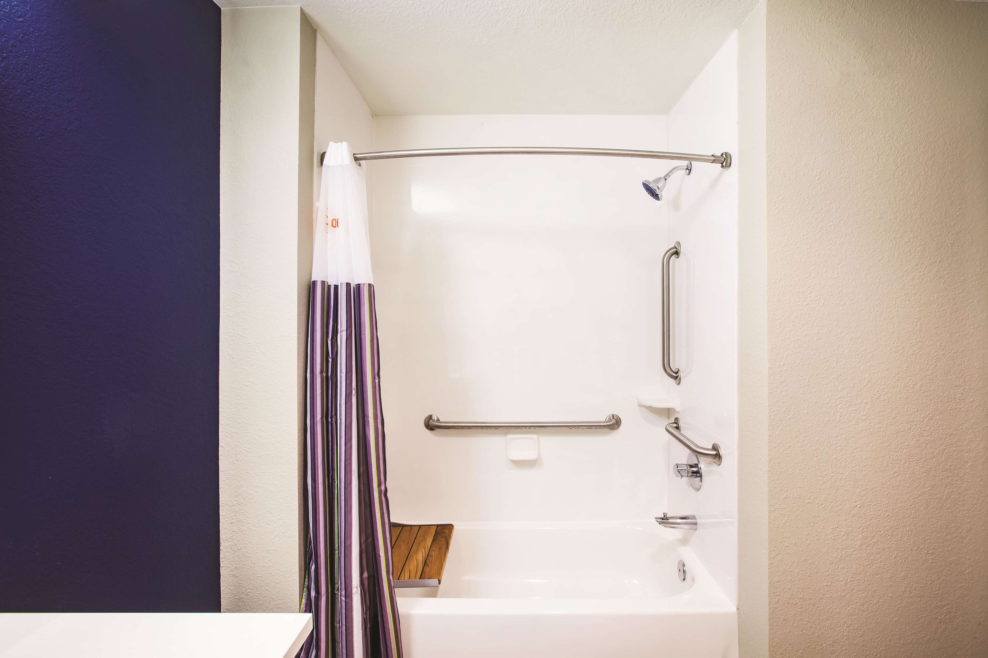 La Quinta Inn & Suites by Wyndham Wichita Northeast