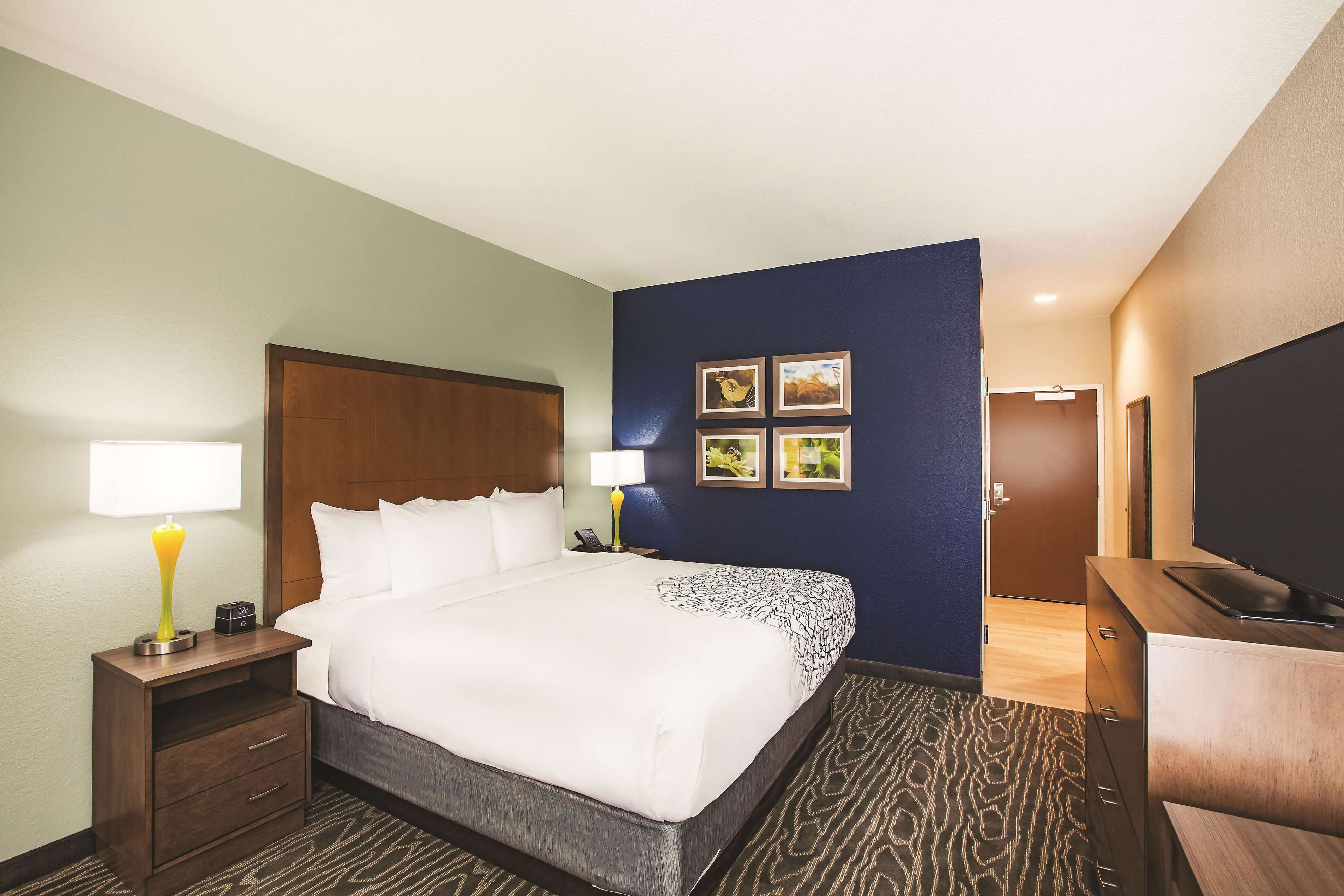 La Quinta Inn & Suites by Wyndham Wichita Northeast