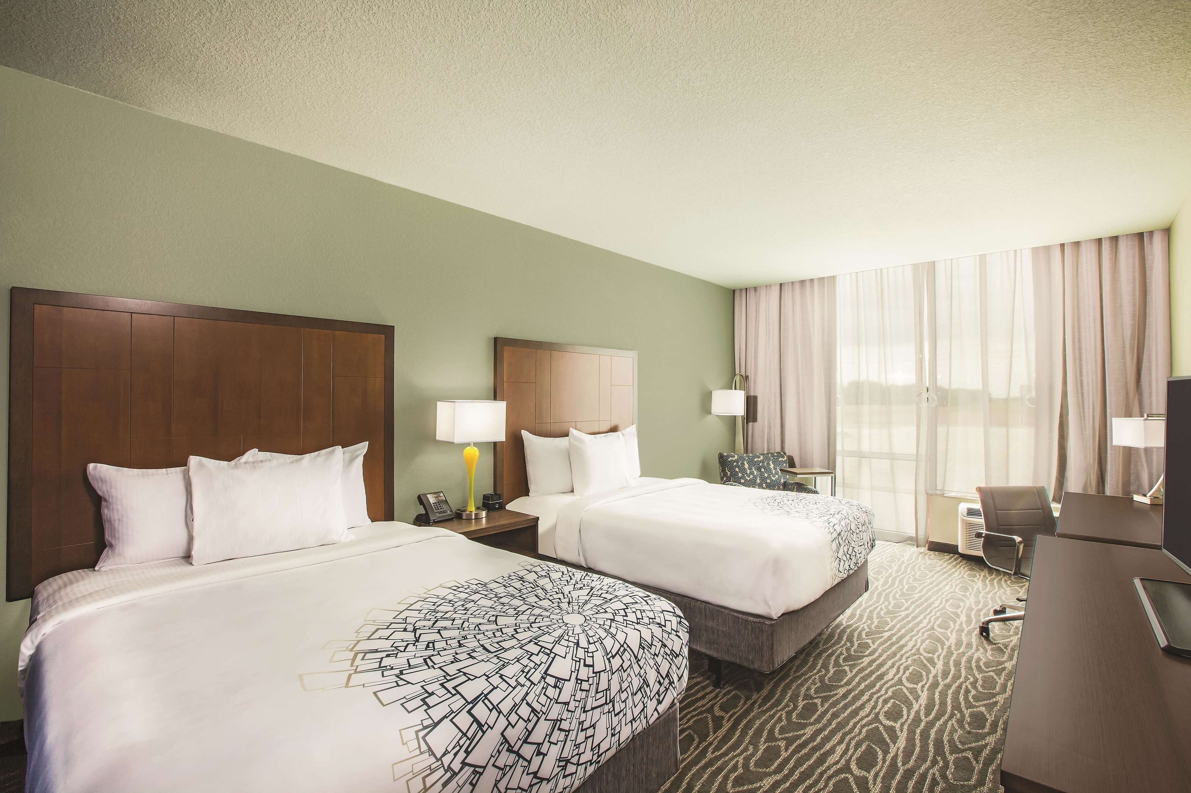 La Quinta Inn & Suites by Wyndham Wichita Northeast