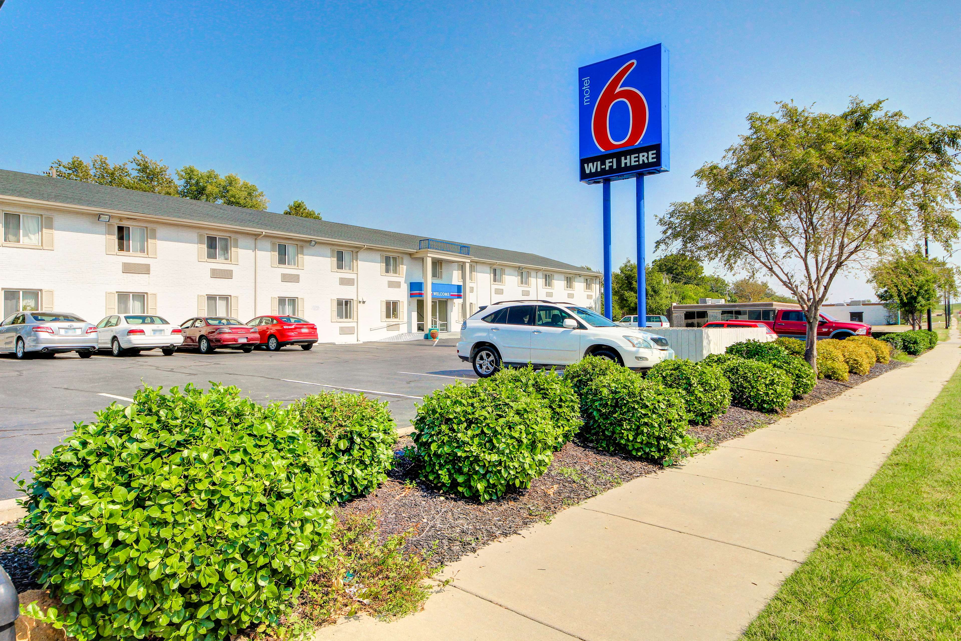 Motel 6 Wichita East