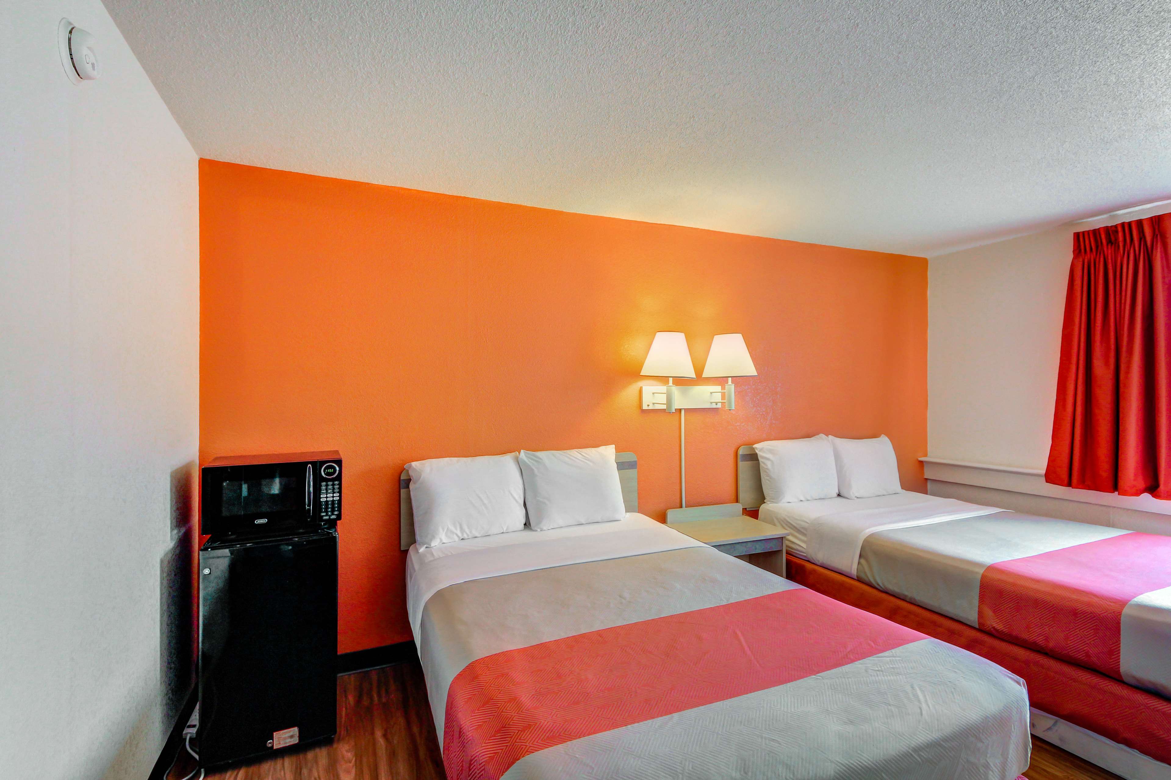 Motel 6 Wichita East