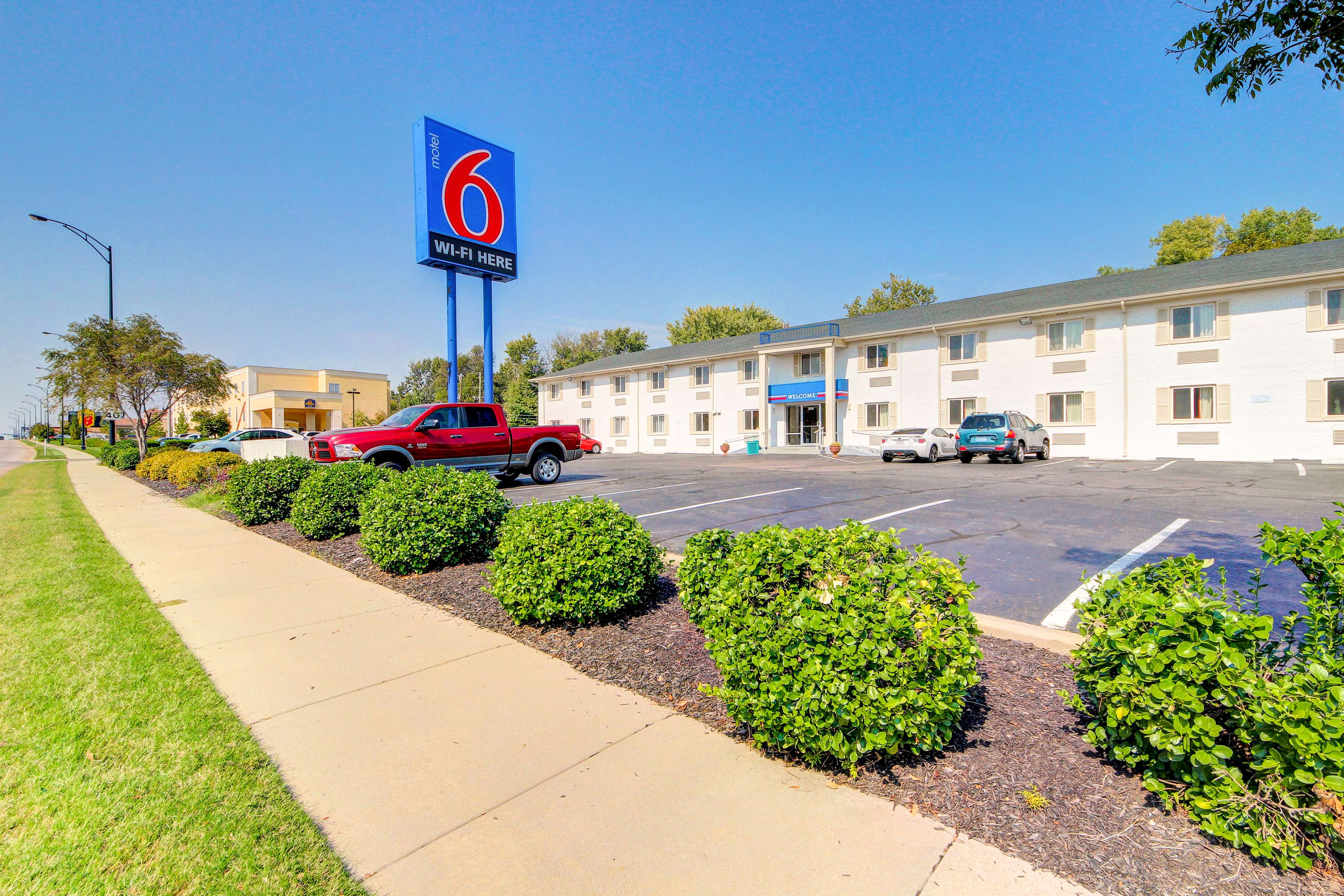 Motel 6 Wichita East