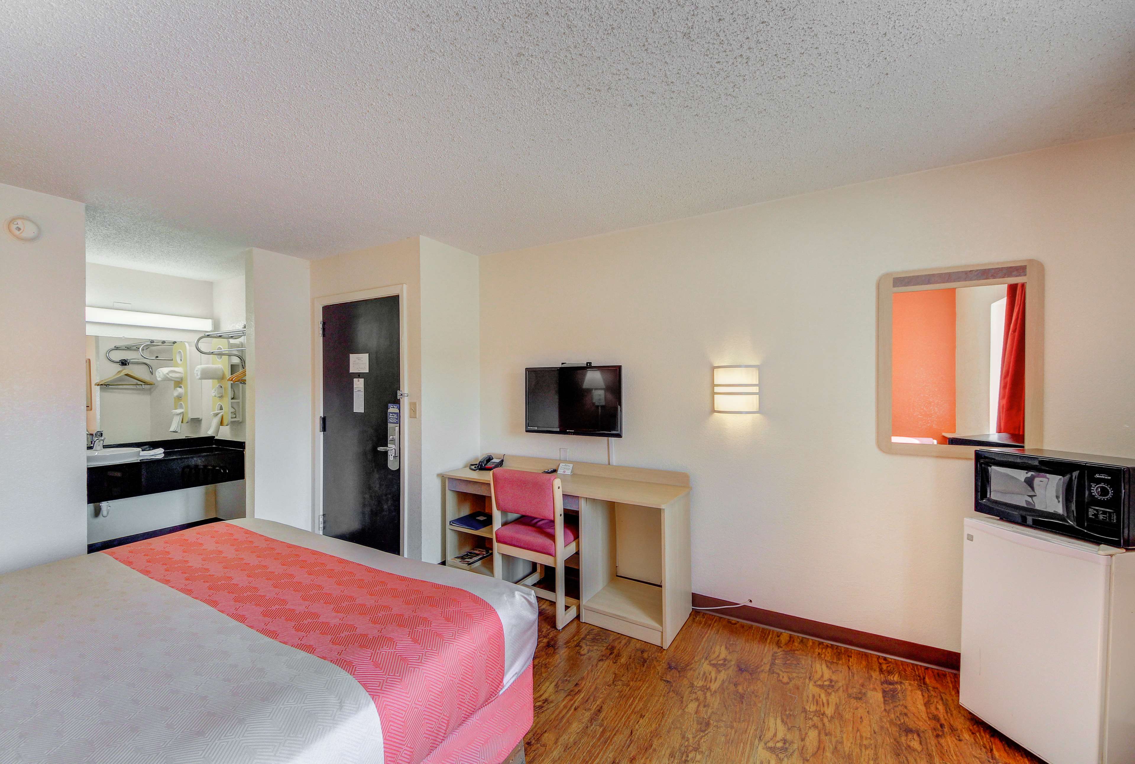 Motel 6 Wichita East