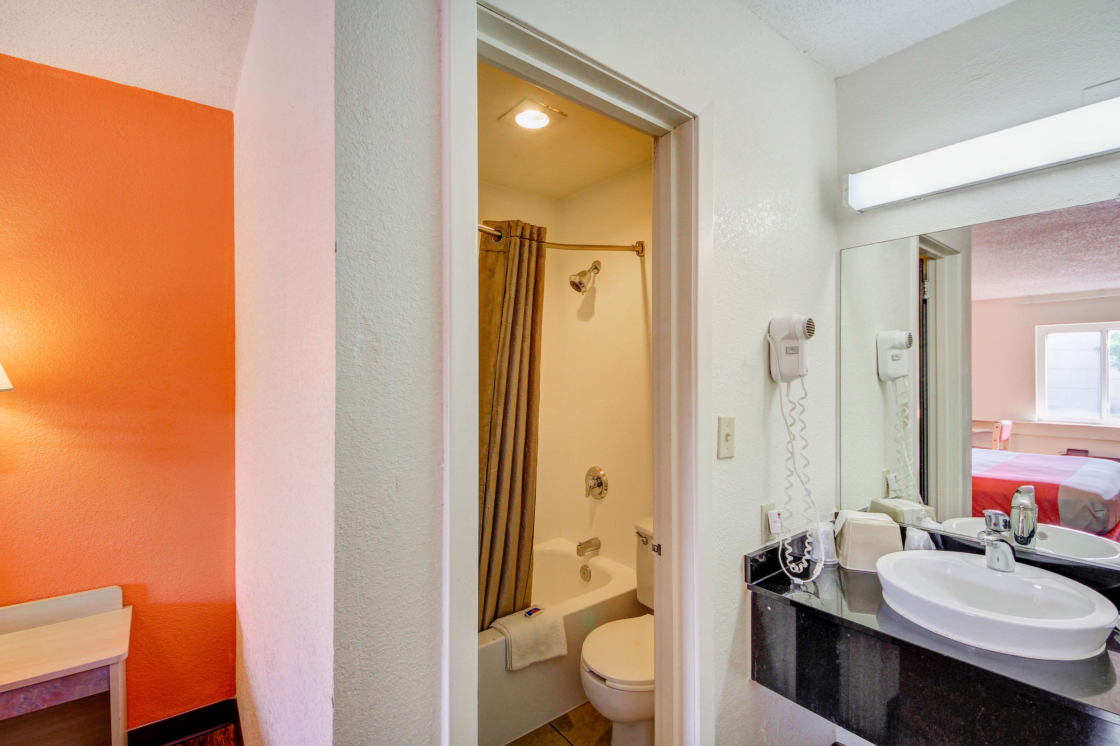 Motel 6 Wichita East