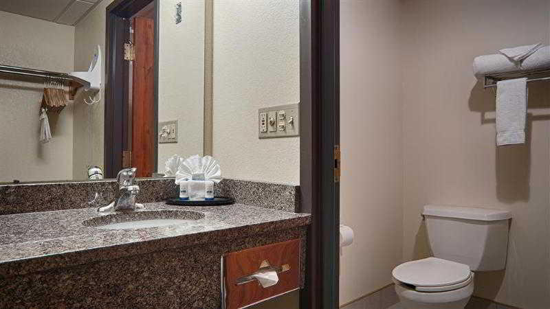 Red Roof Inn & Conference Center Wichita Airport