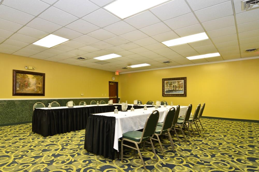 Red Roof Inn & Conference Center Wichita Airport